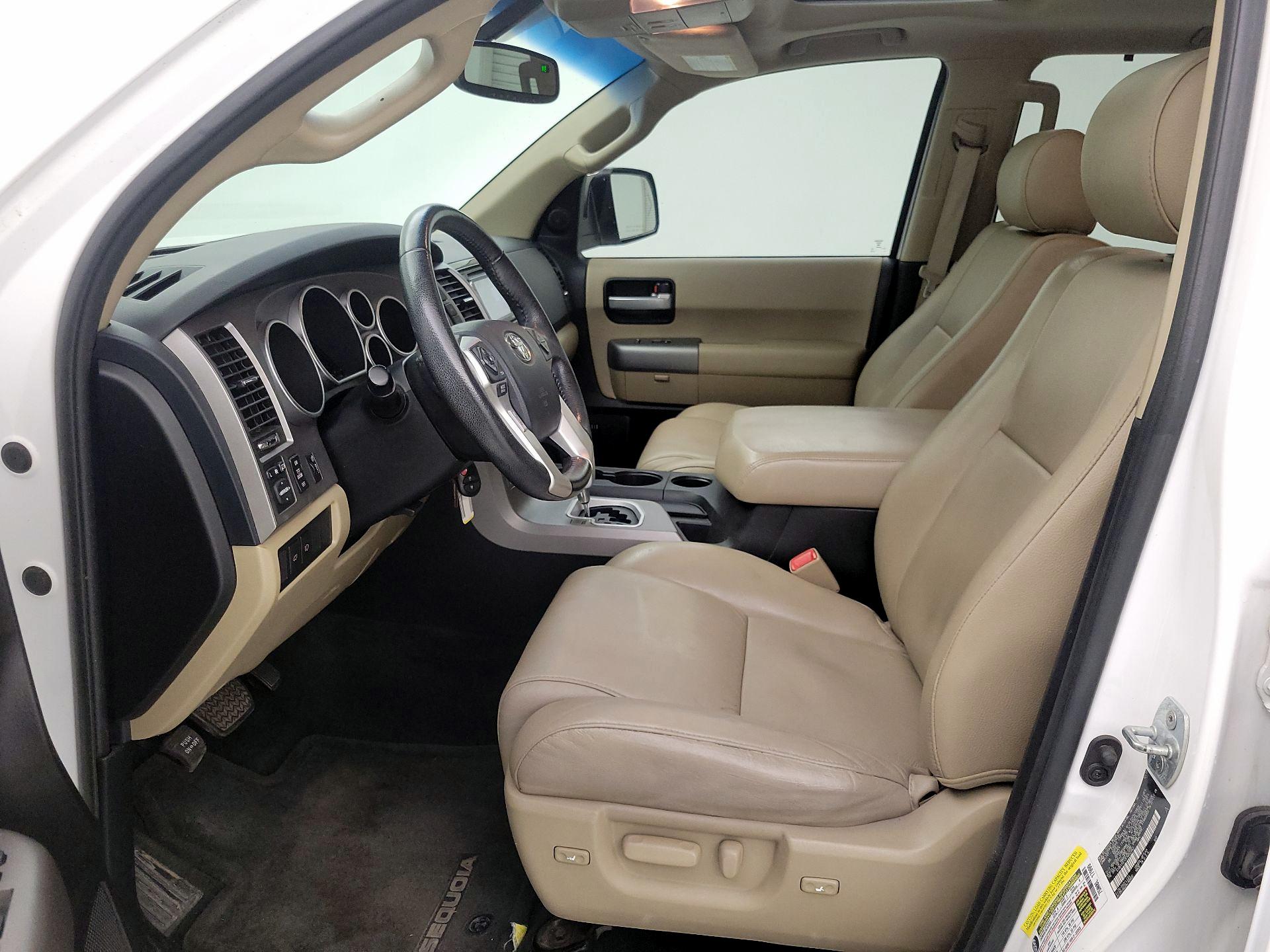 Thumbnail: 2014 Toyota Sequoia - 11