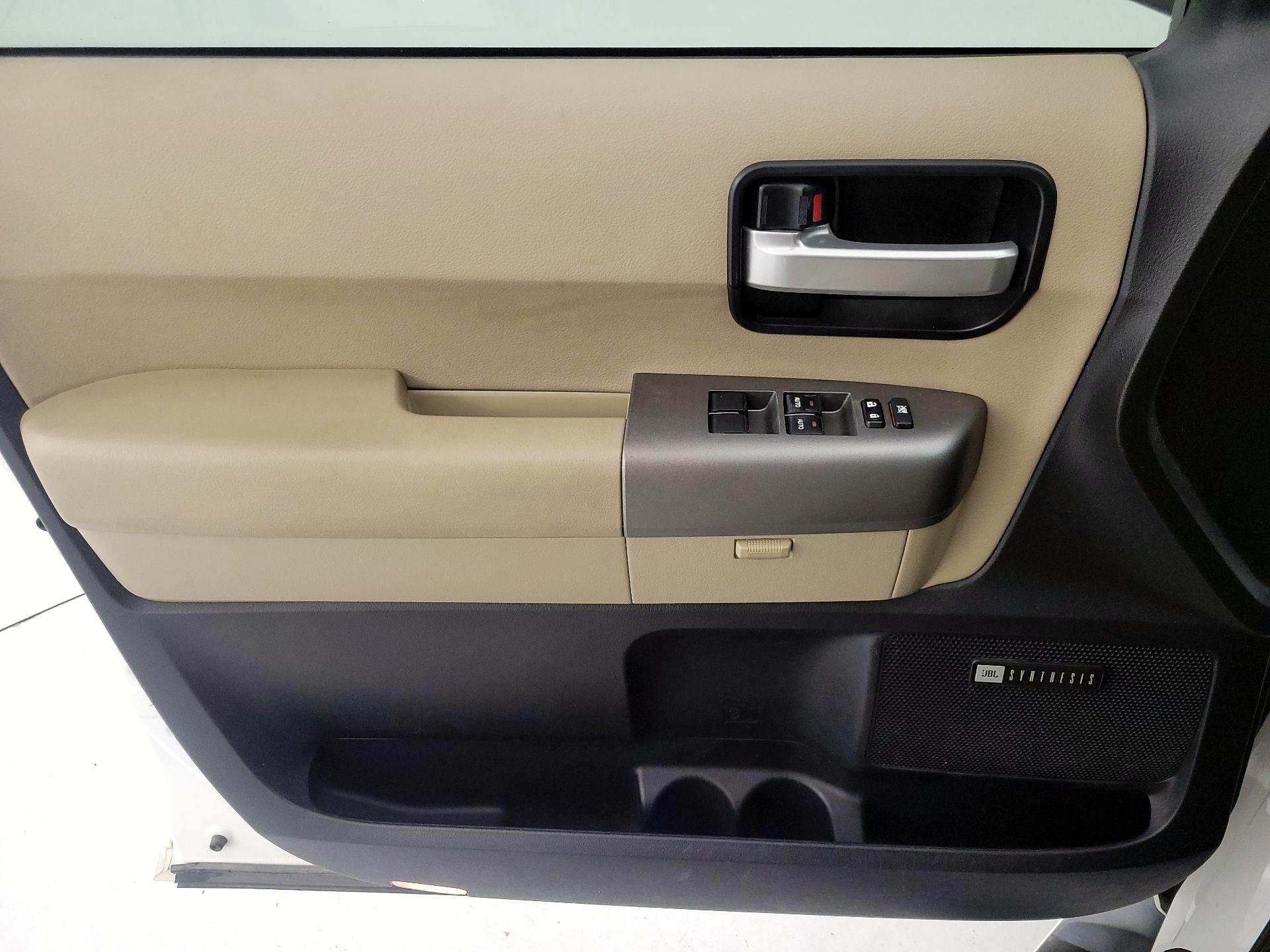 Thumbnail: 2014 Toyota Sequoia - 12