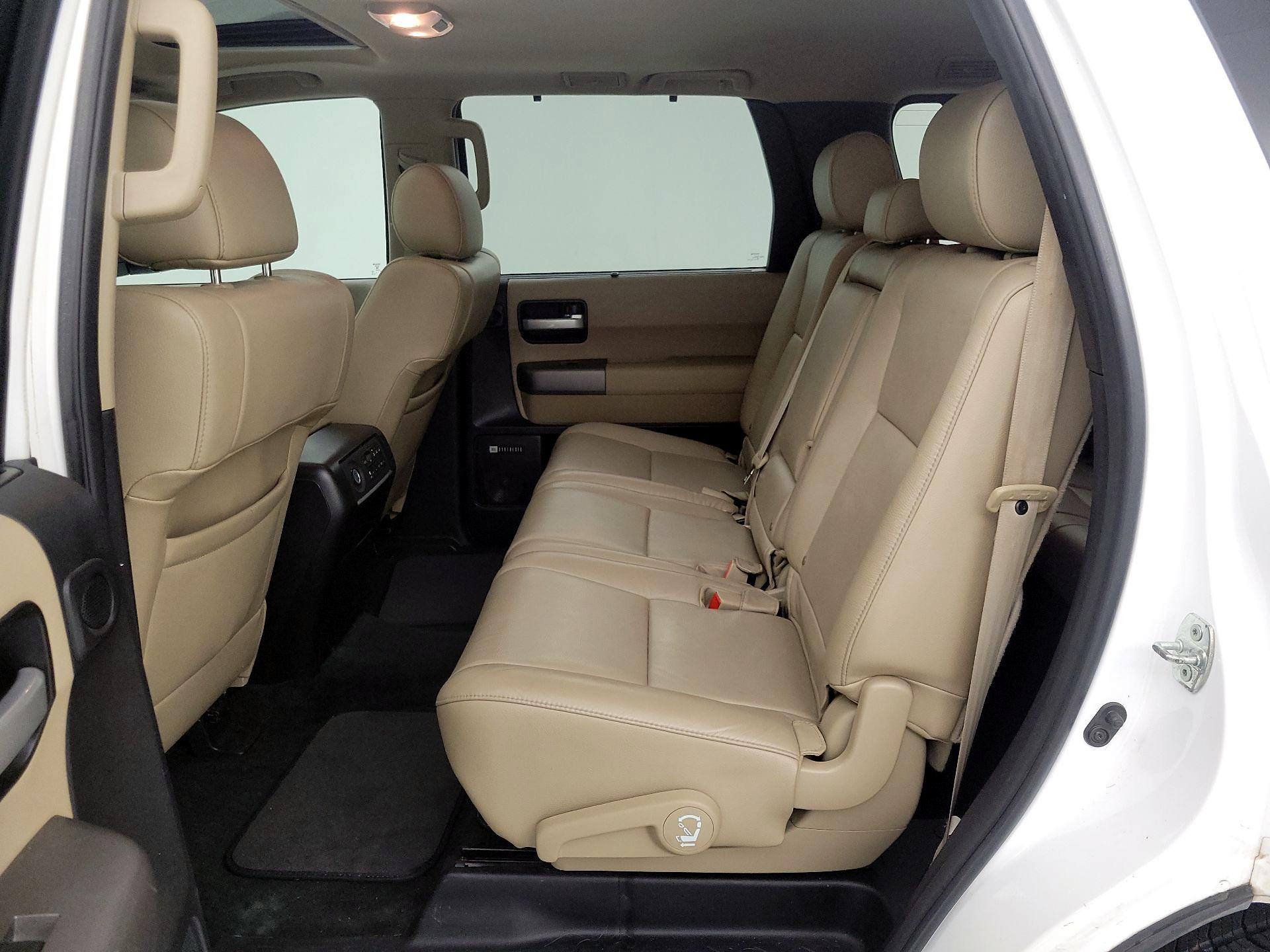 Thumbnail: 2014 Toyota Sequoia - 20