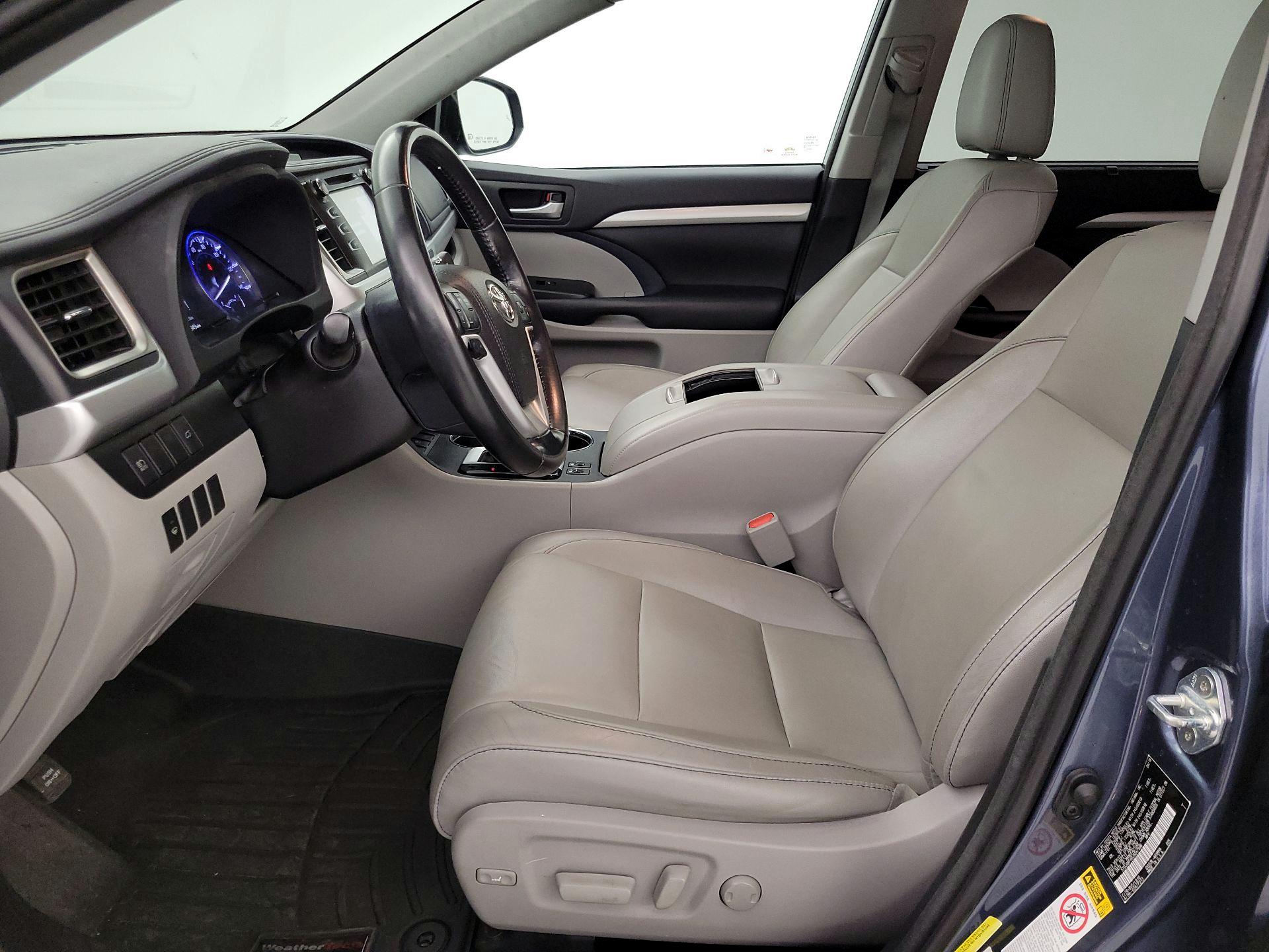 Thumbnail: 2018 Toyota Highlander - 11