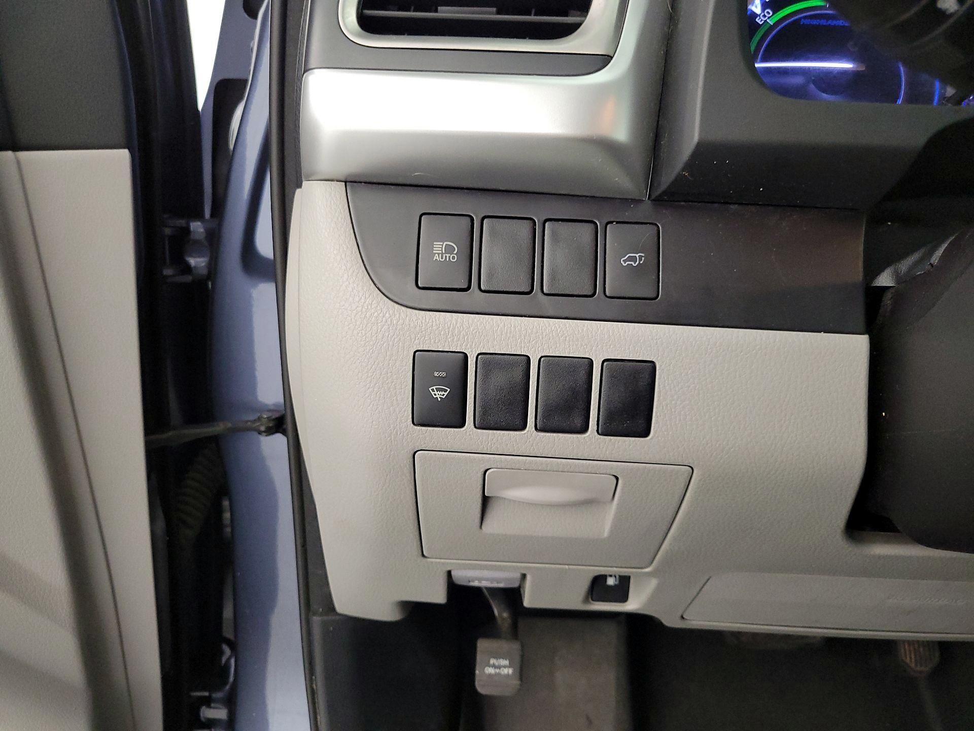 Thumbnail: 2018 Toyota Highlander - 13