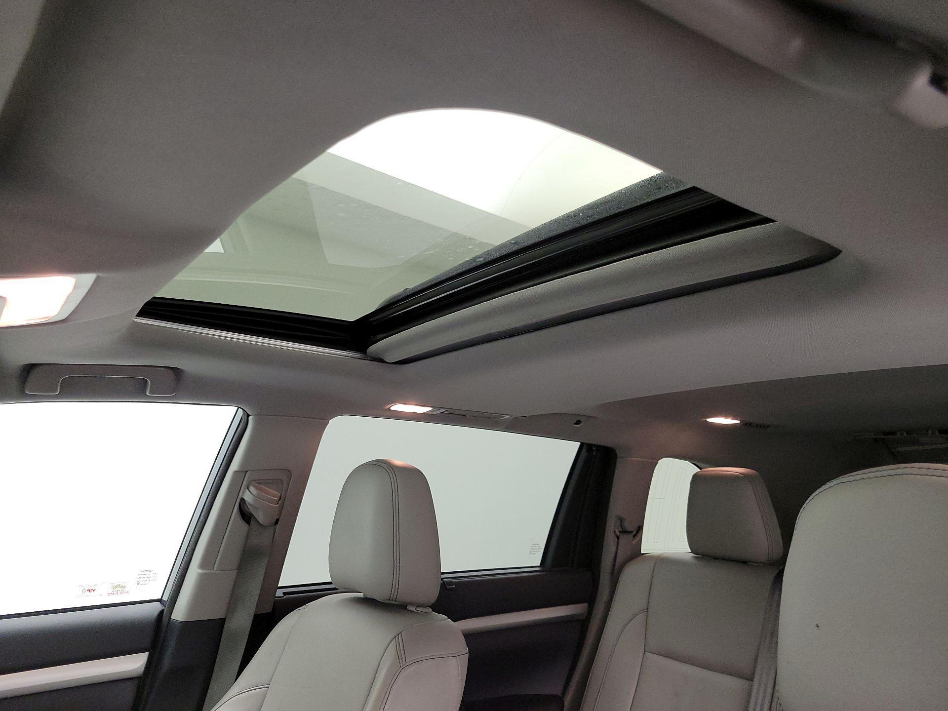 Thumbnail: 2018 Toyota Highlander - 20