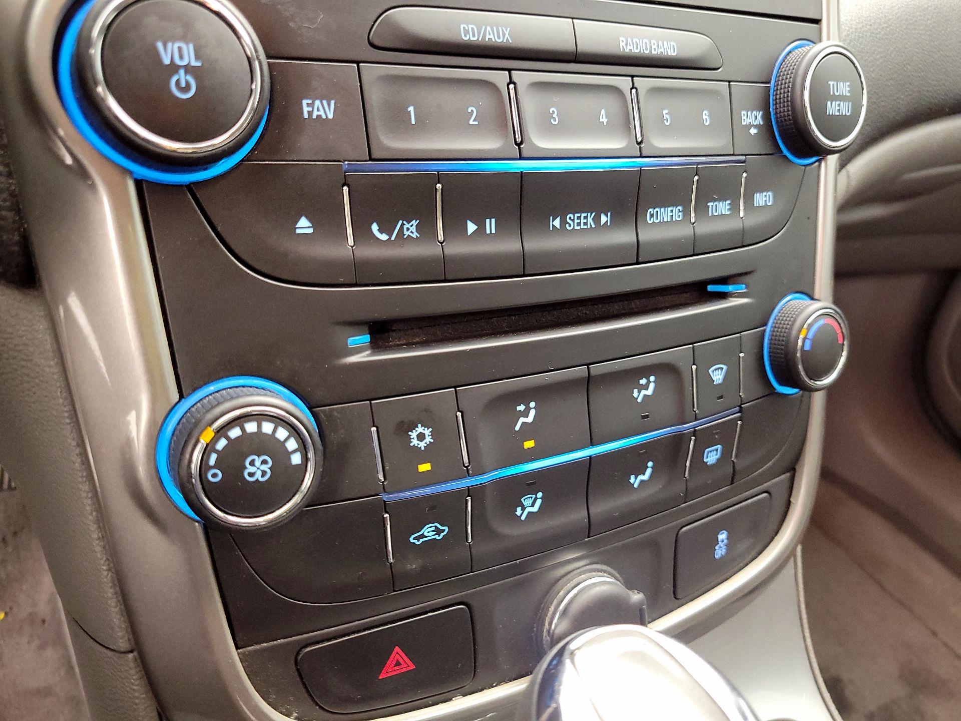 Thumbnail: 2016 Chevrolet Malibu - 15