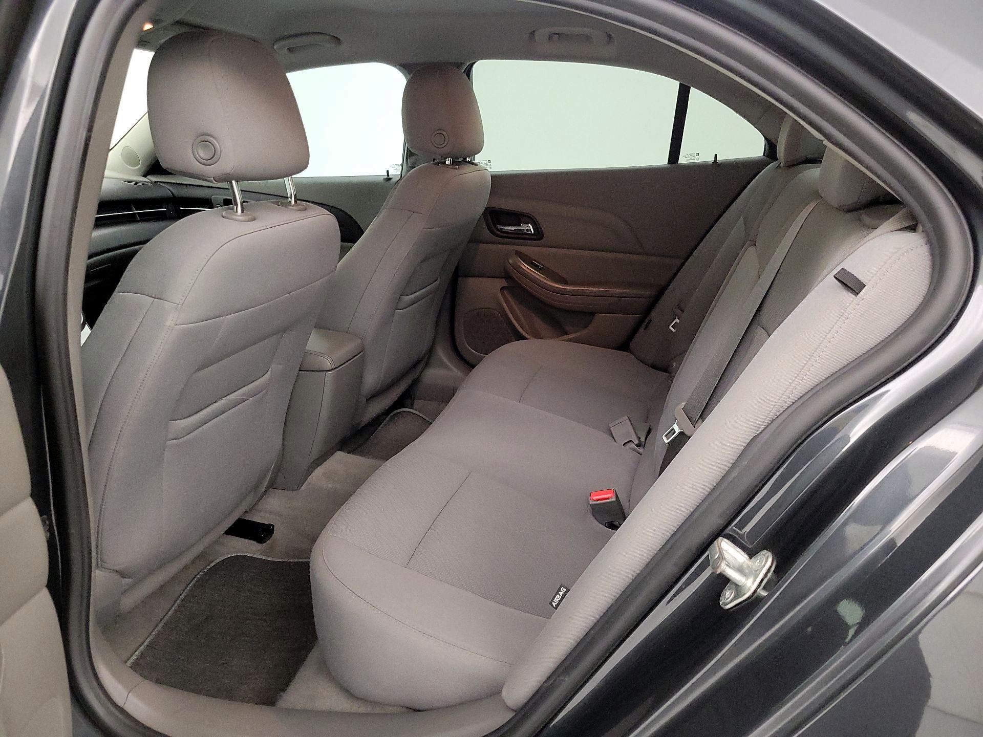 Thumbnail: 2016 Chevrolet Malibu - 17