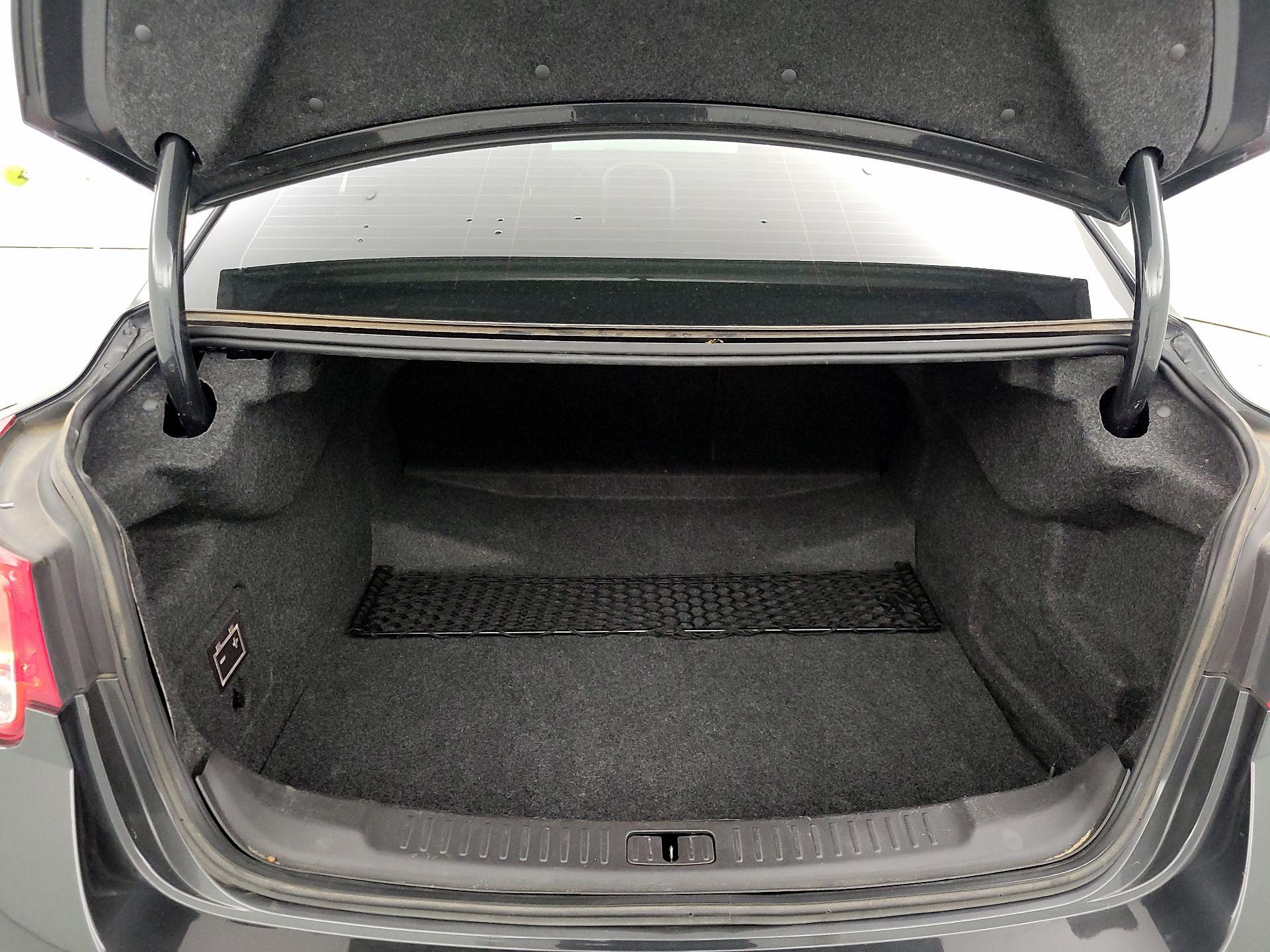 Thumbnail: 2016 Chevrolet Malibu - 18