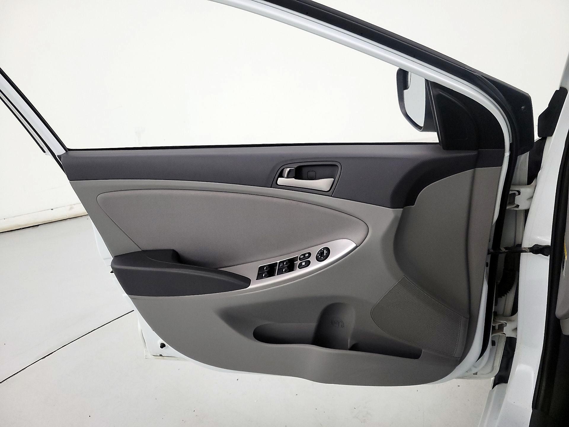 Thumbnail: 2016 Hyundai Accent - 12
