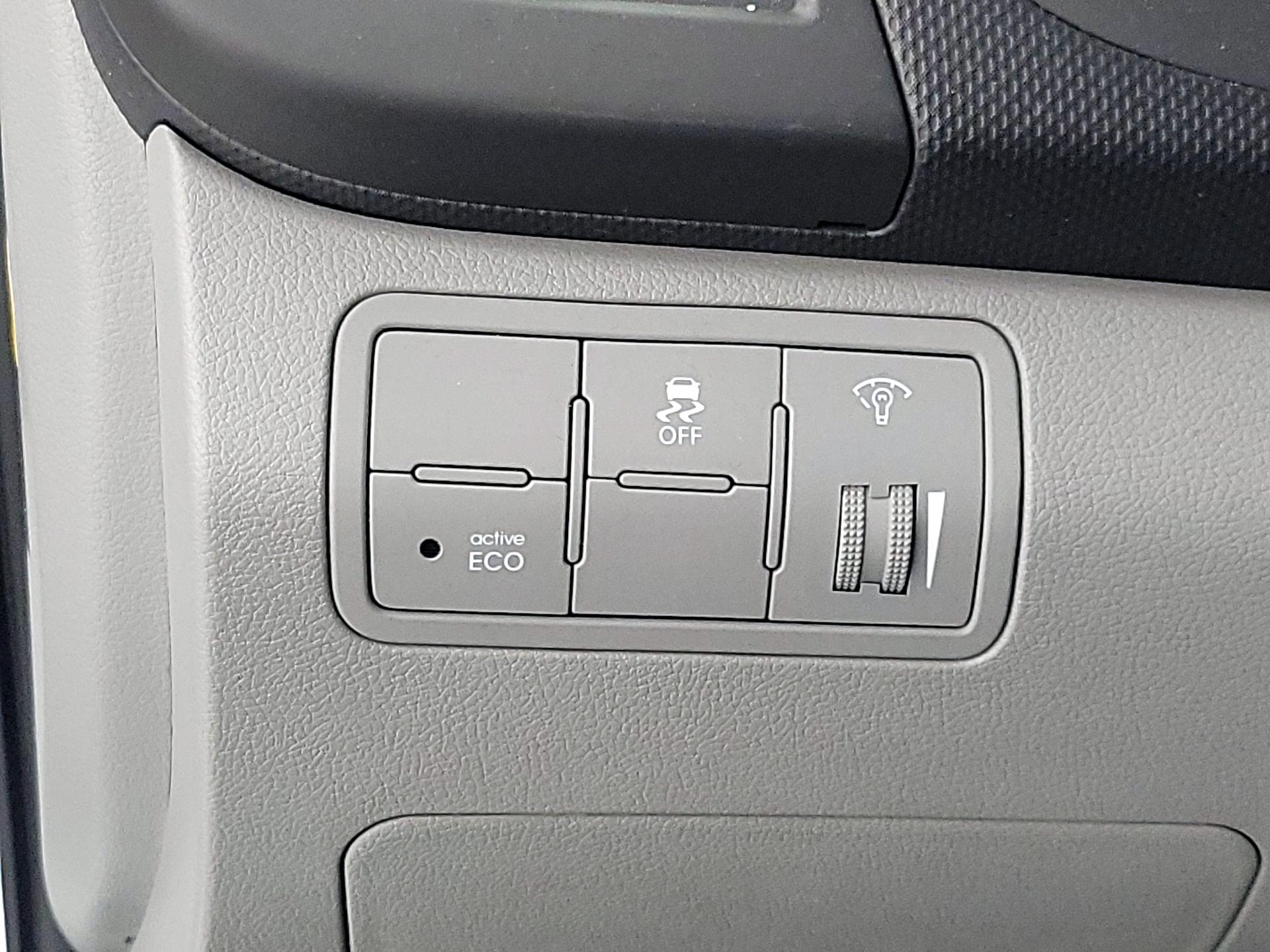 Thumbnail: 2016 Hyundai Accent - 13