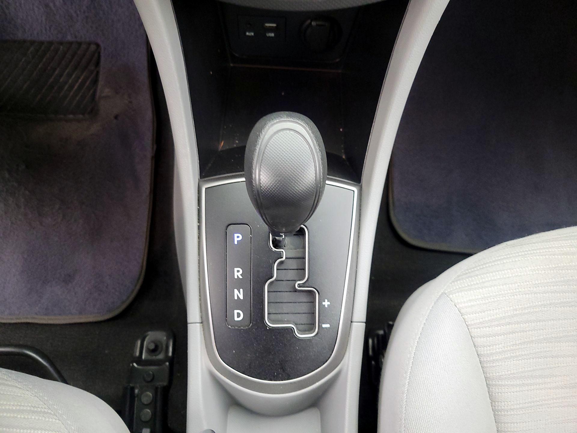 Thumbnail: 2016 Hyundai Accent - 16