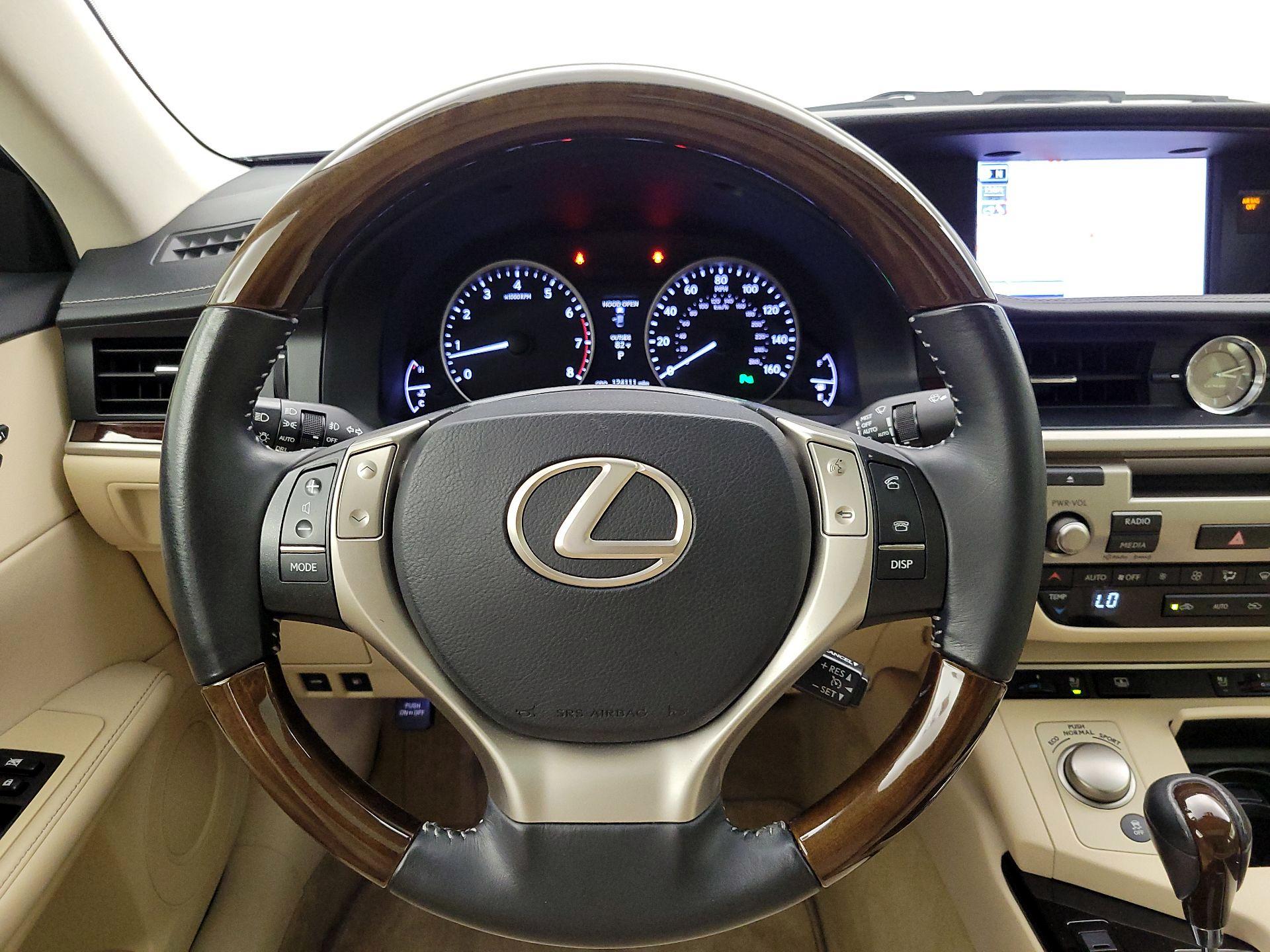 Thumbnail: 2013 Lexus ES - 10