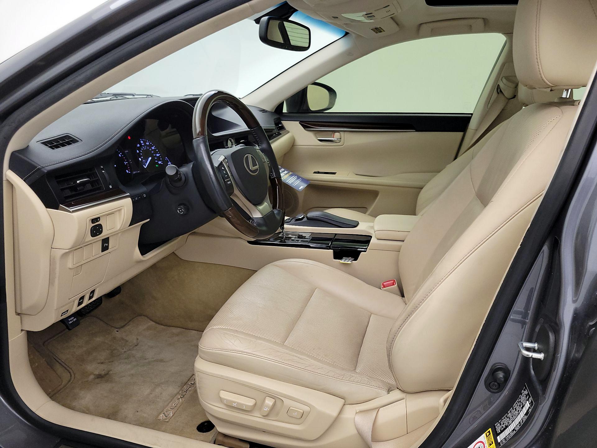 Thumbnail: 2013 Lexus ES - 11