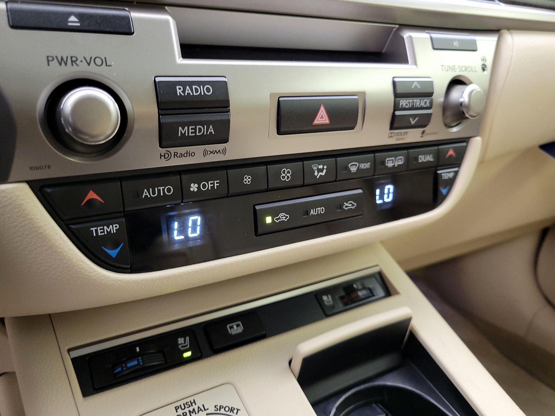 Thumbnail: 2013 Lexus ES - 17
