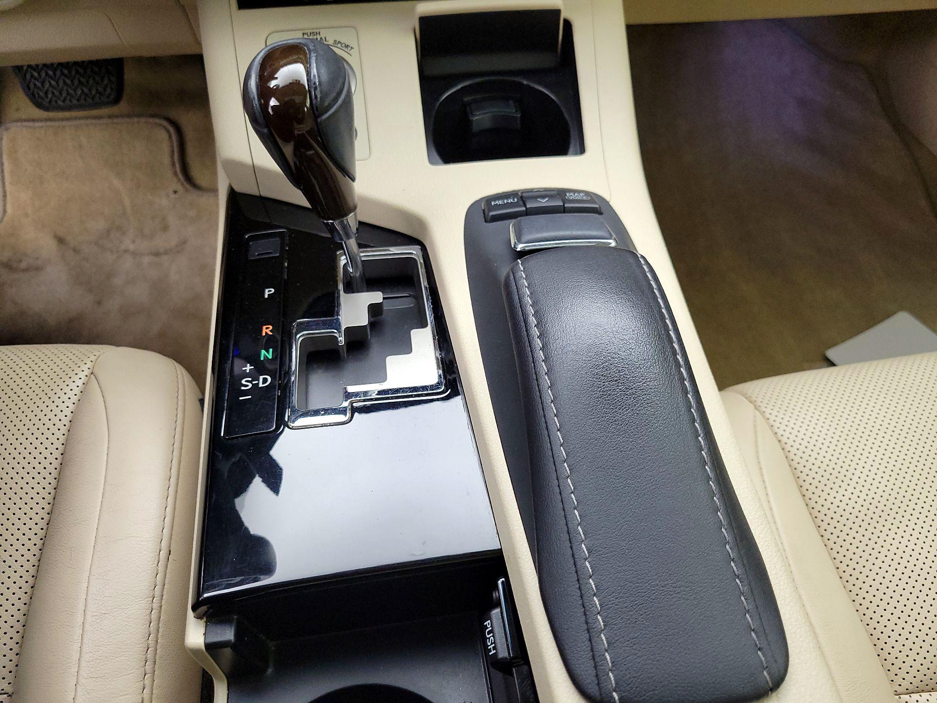 Thumbnail: 2013 Lexus ES - 18