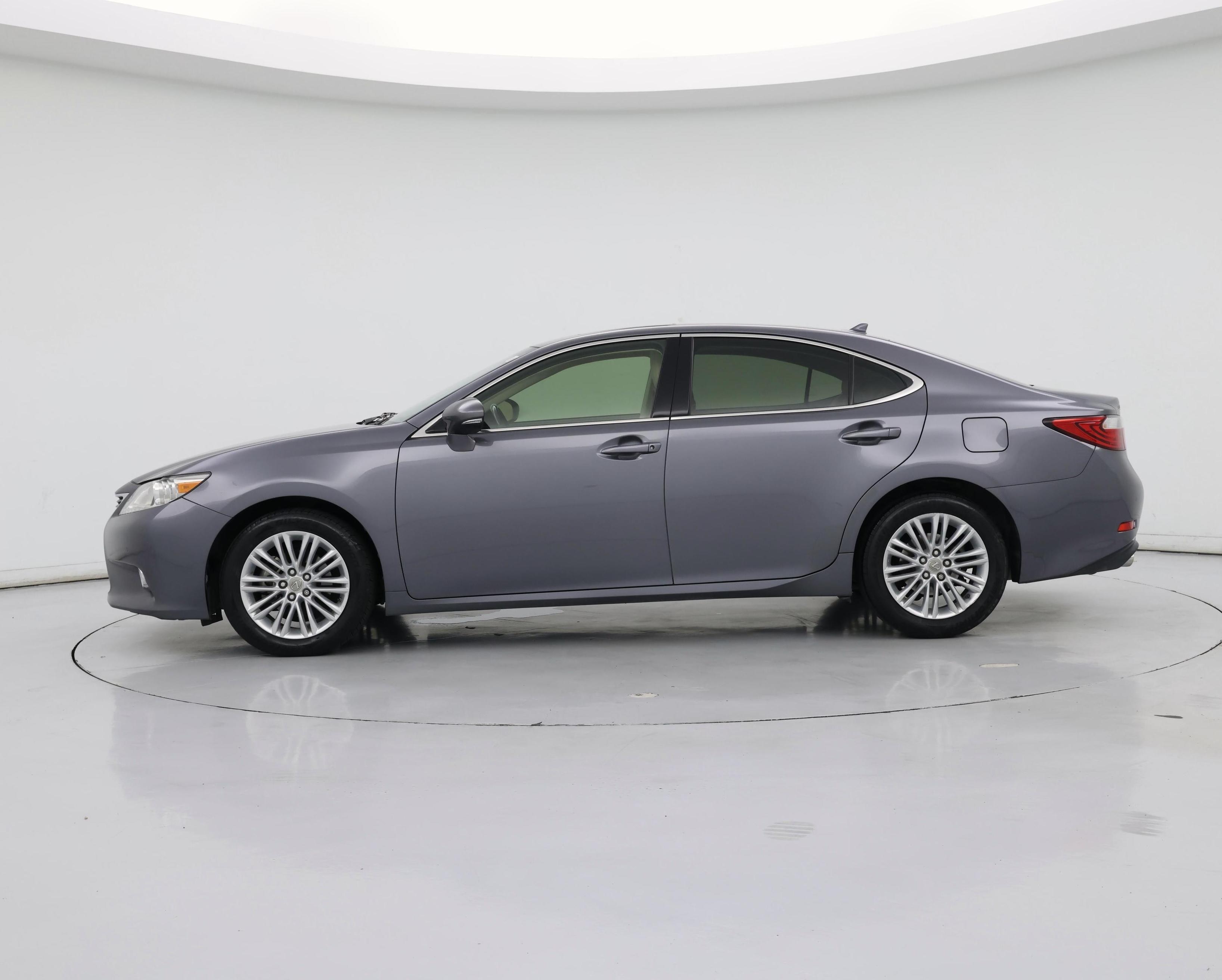 Thumbnail: 2013 Lexus ES - 3