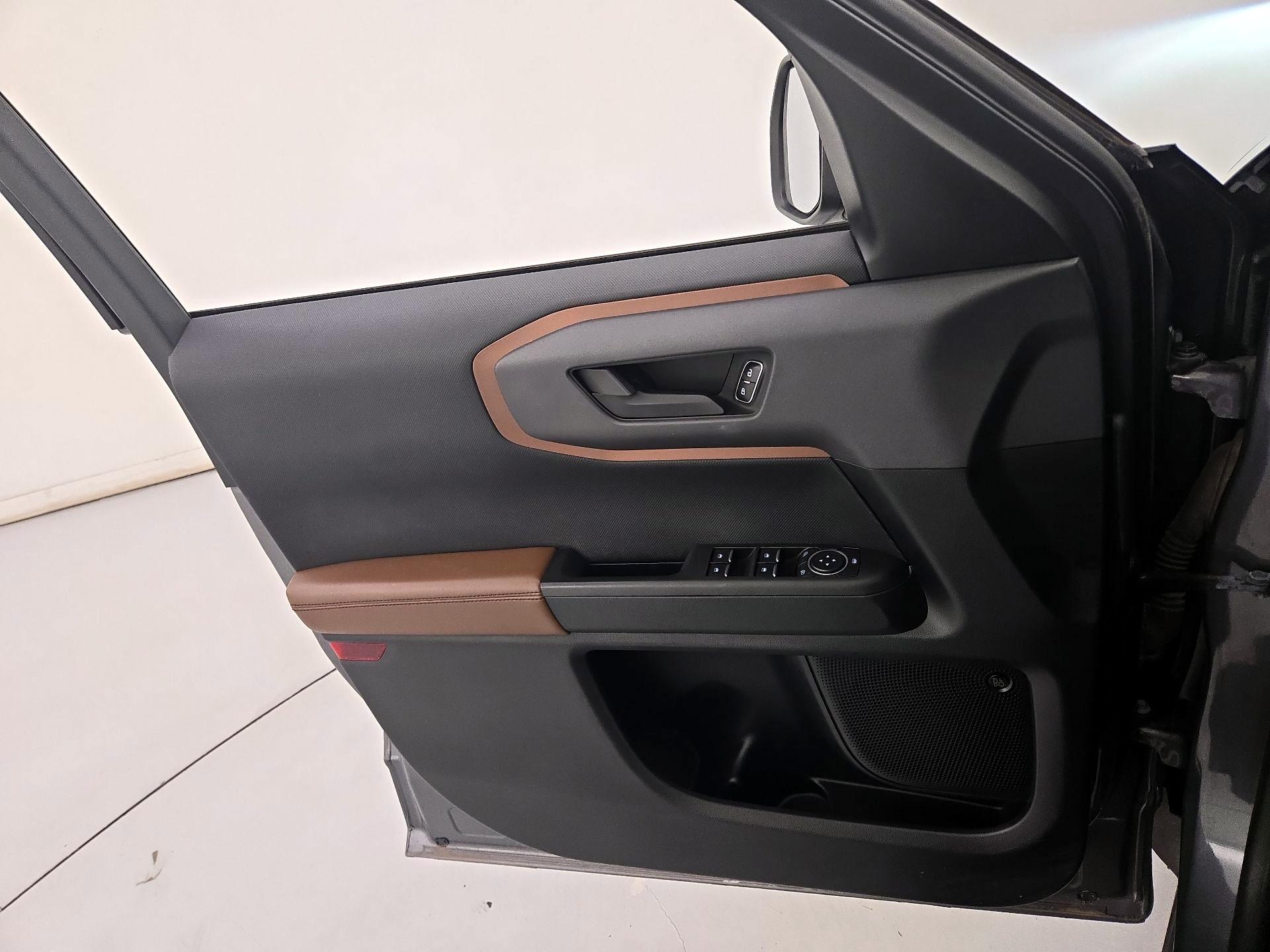 Thumbnail: 2021 Ford Bronco Sport - 12