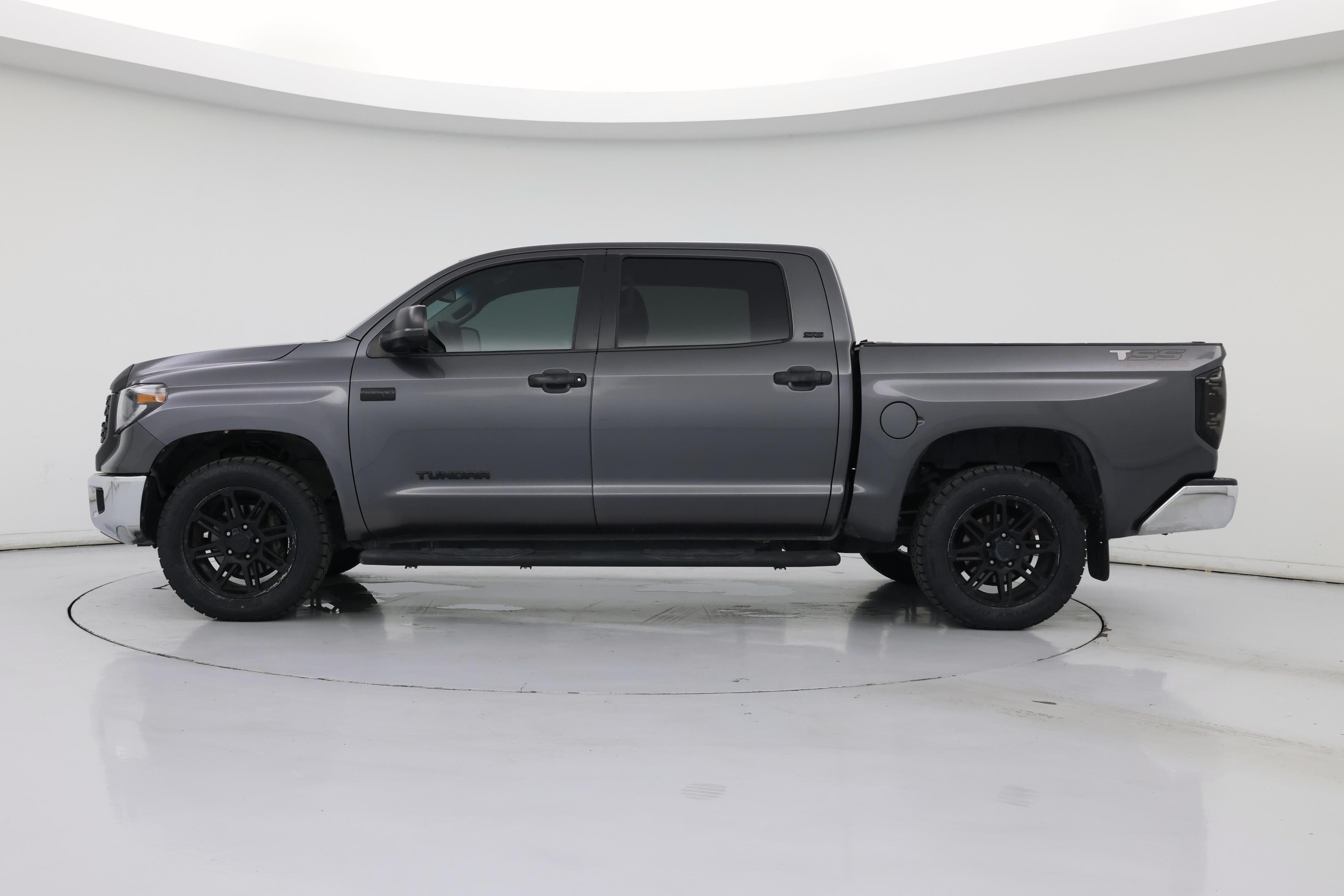 Thumbnail: 2017 Toyota Tundra - 3