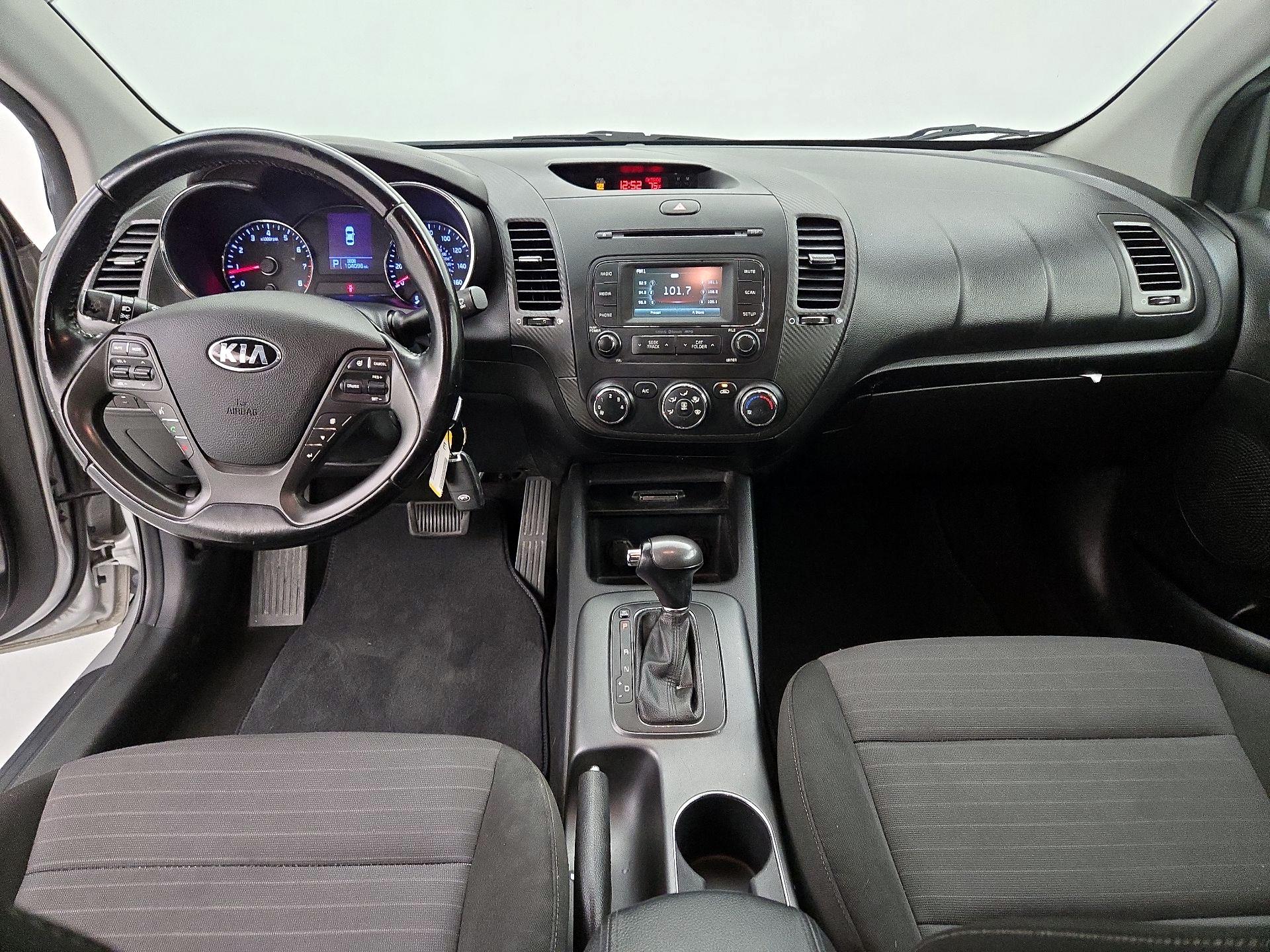 Thumbnail: 2016 Kia Forte - 9