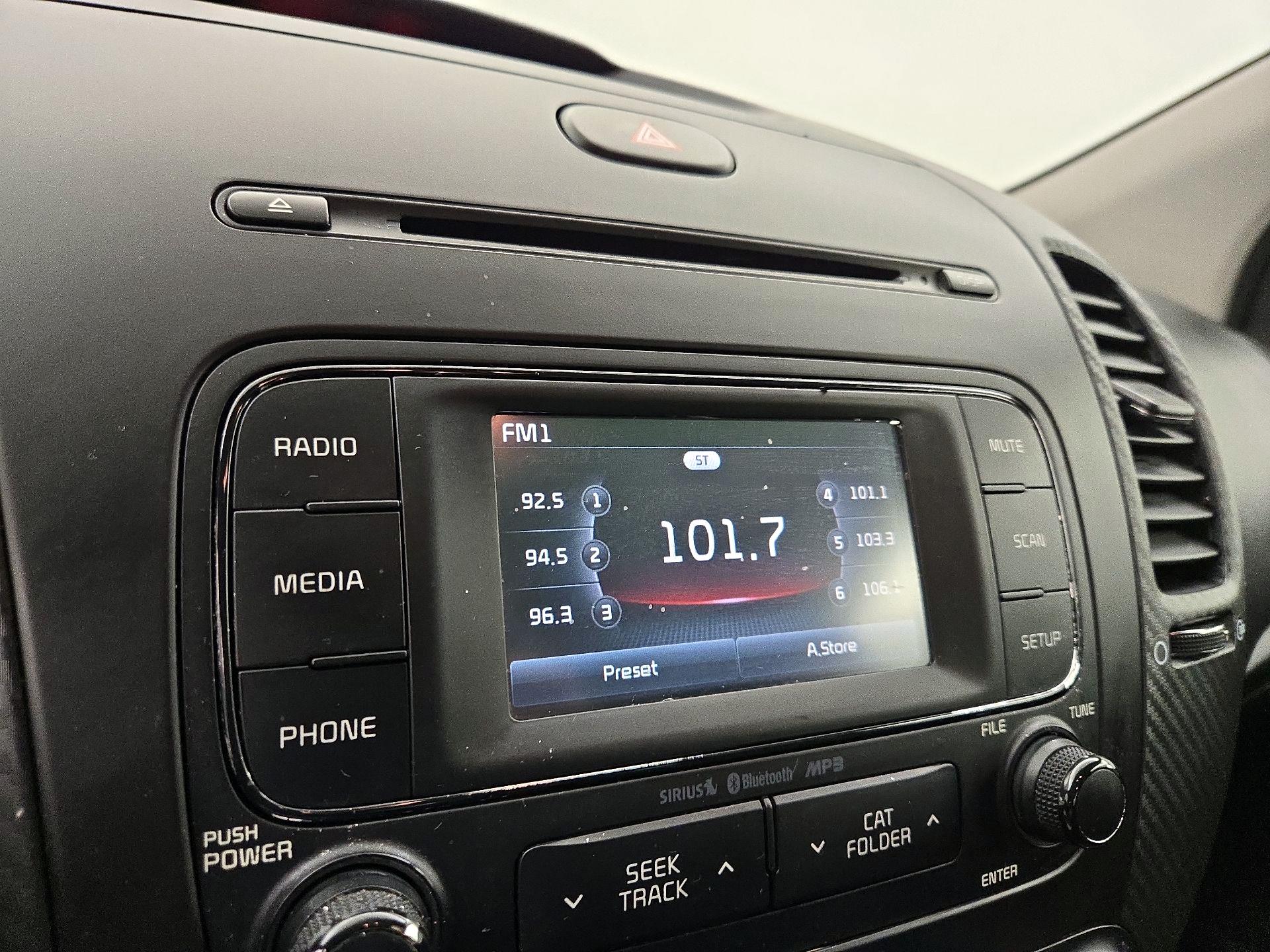 Thumbnail: 2016 Kia Forte - 15