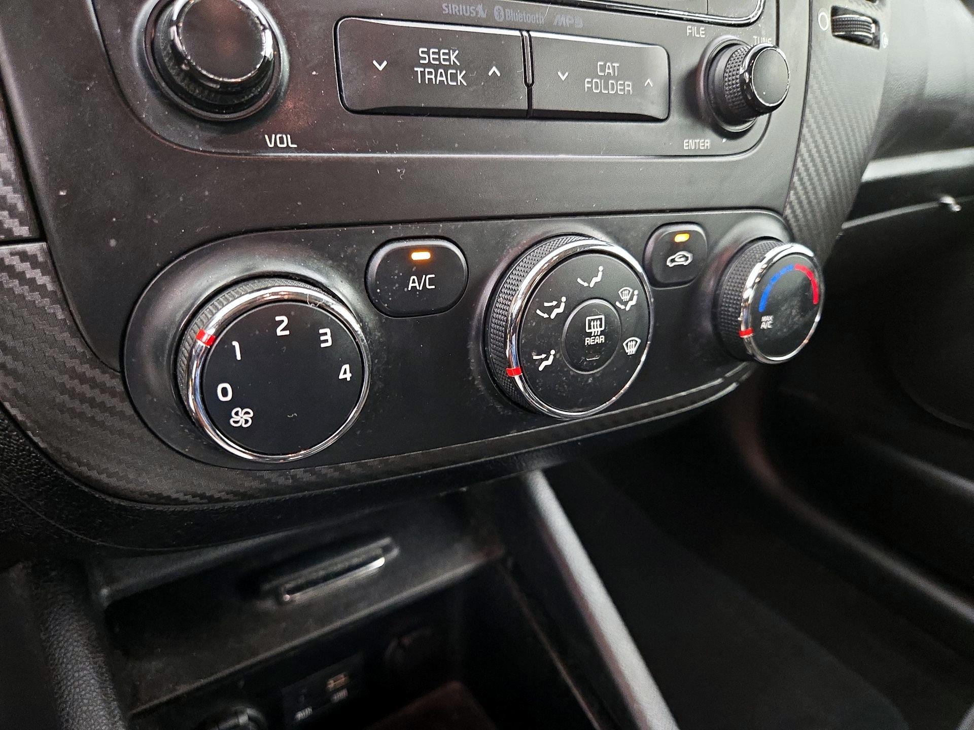 Thumbnail: 2016 Kia Forte - 16