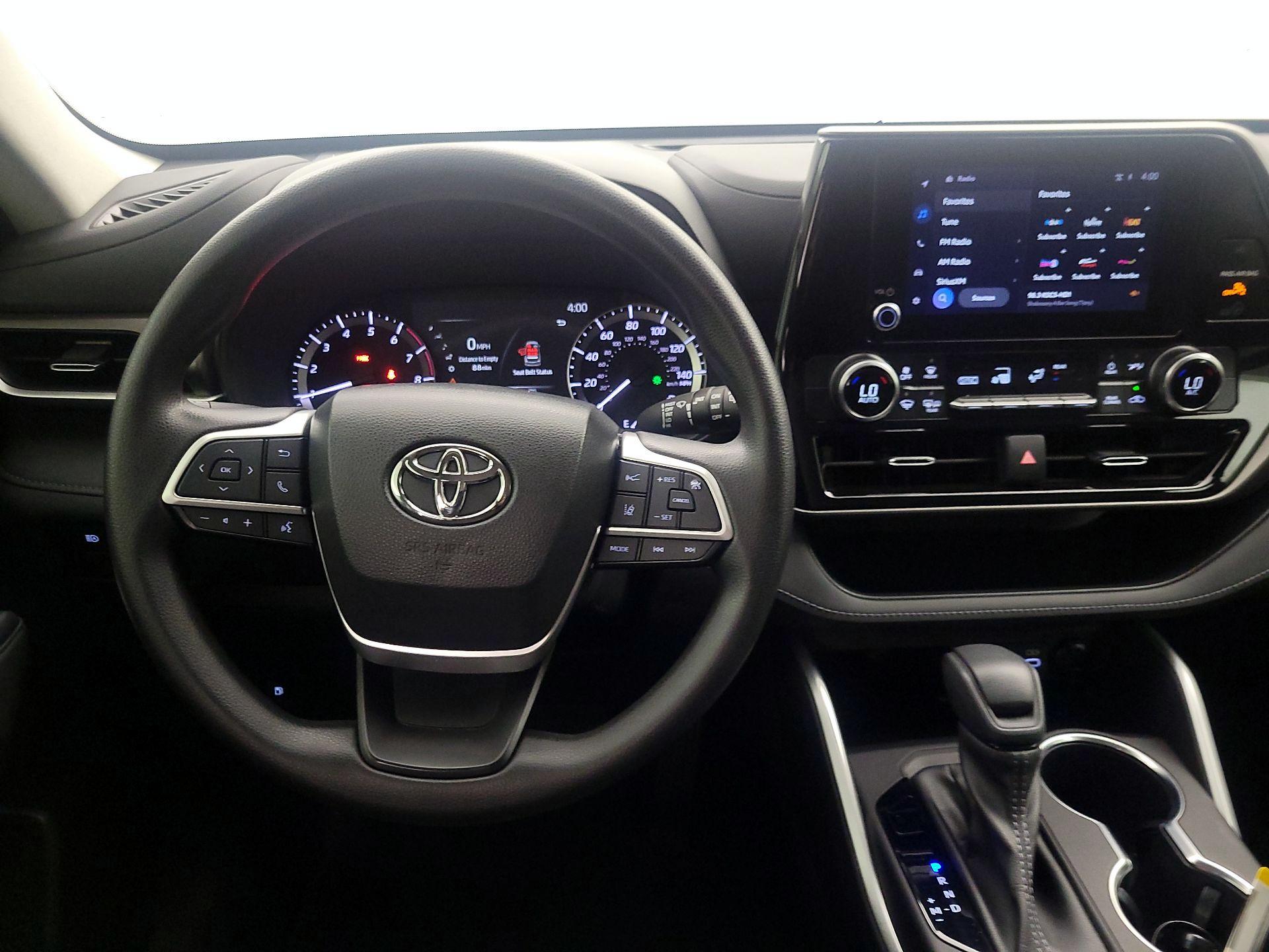 Thumbnail: 2023 Toyota Highlander - 10
