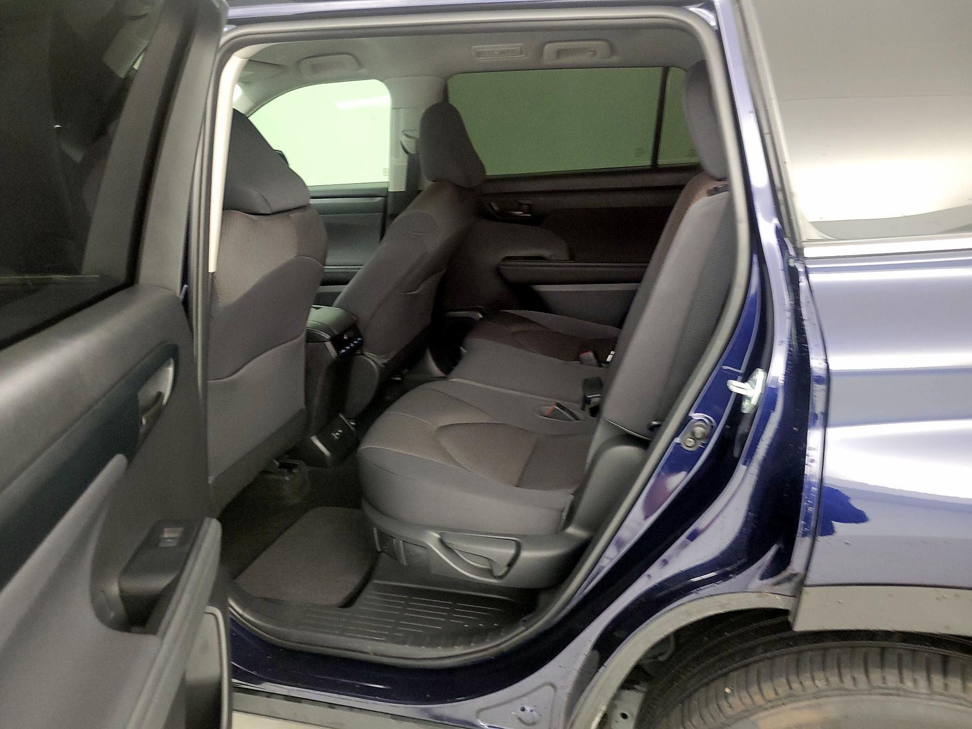 Thumbnail: 2023 Toyota Highlander - 19