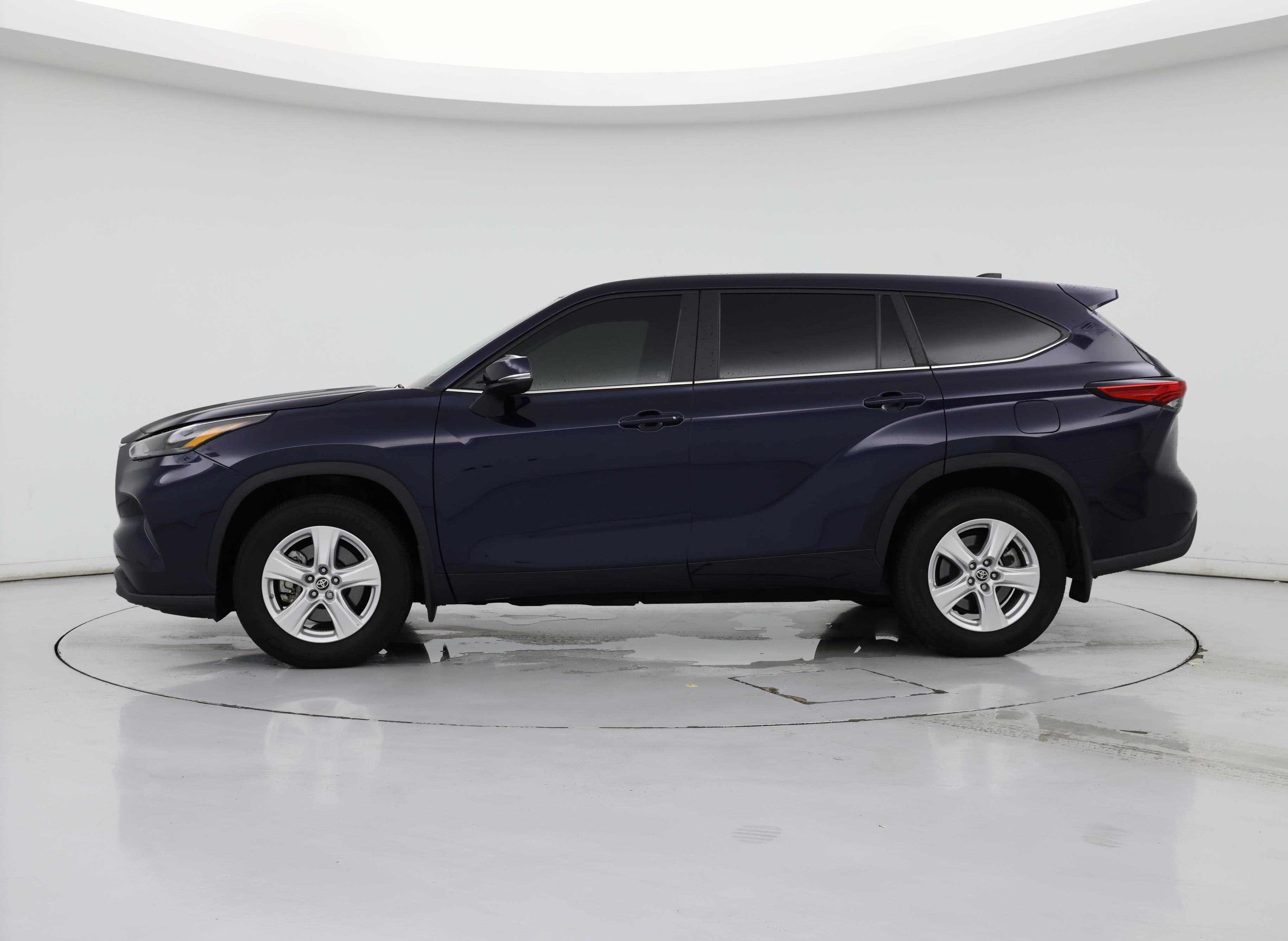 Thumbnail: 2023 Toyota Highlander - 3