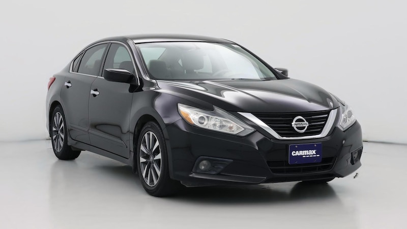 2017 Nissan Altima SV Hero Image