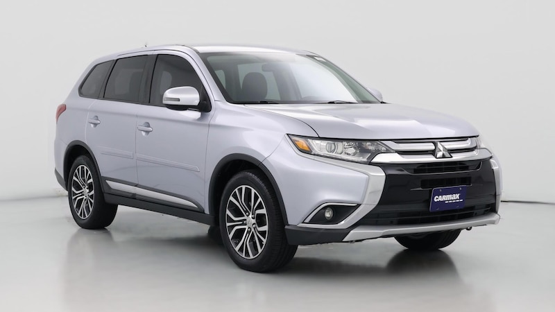 2016 Mitsubishi Outlander SE Hero Image