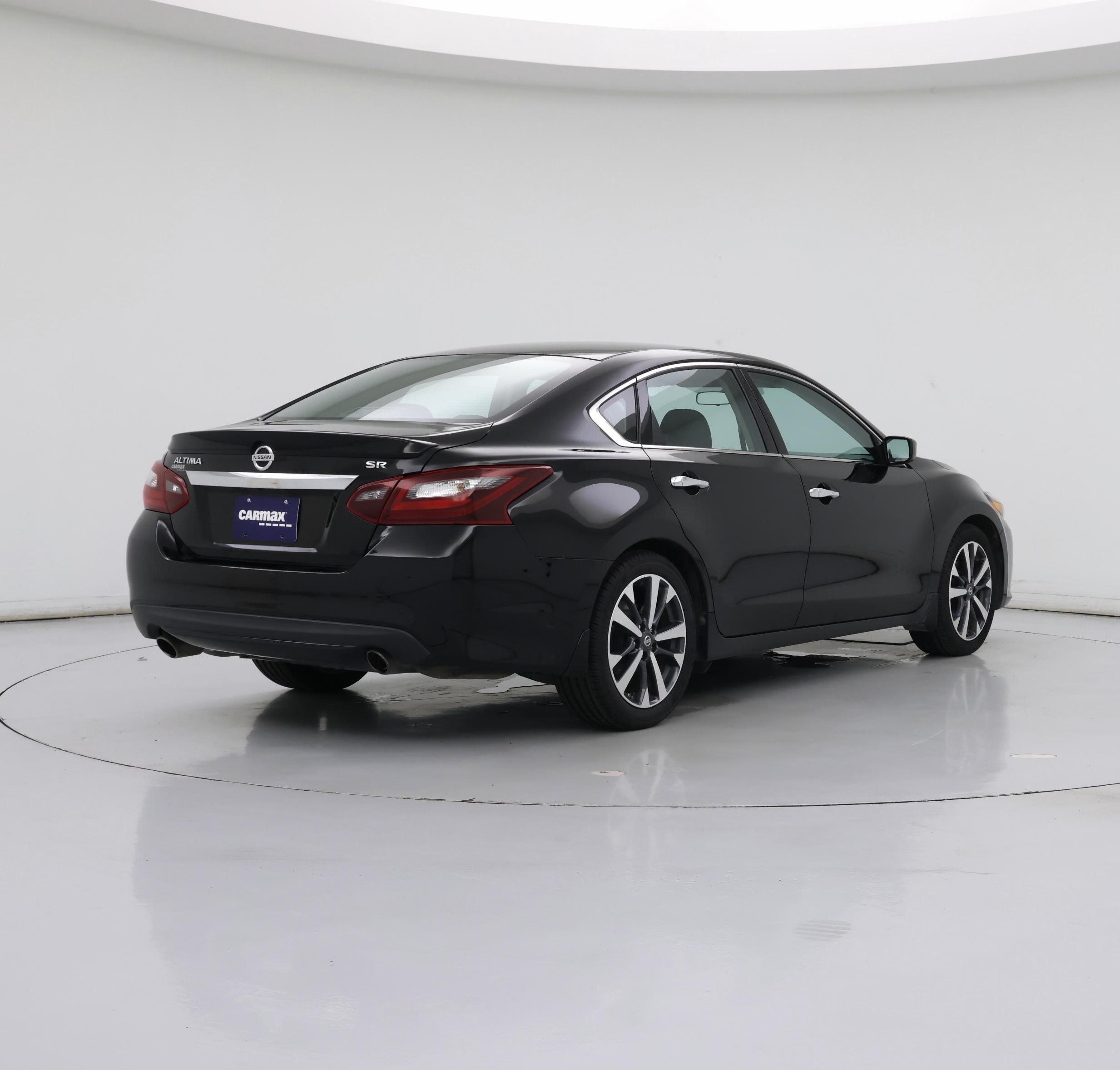 Thumbnail: 2017 Nissan Altima - 8