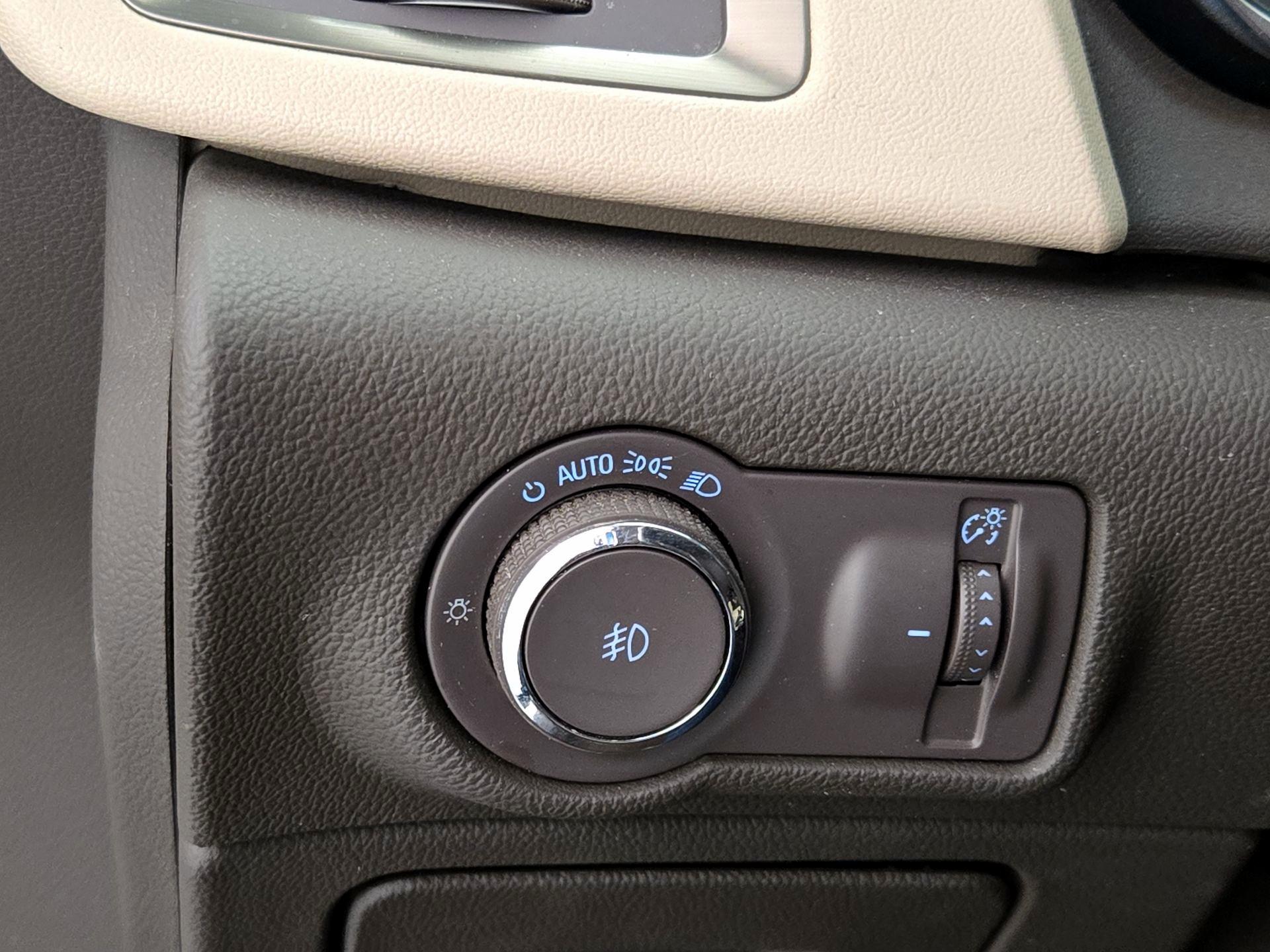 Thumbnail: 2015 Buick Verano - 13