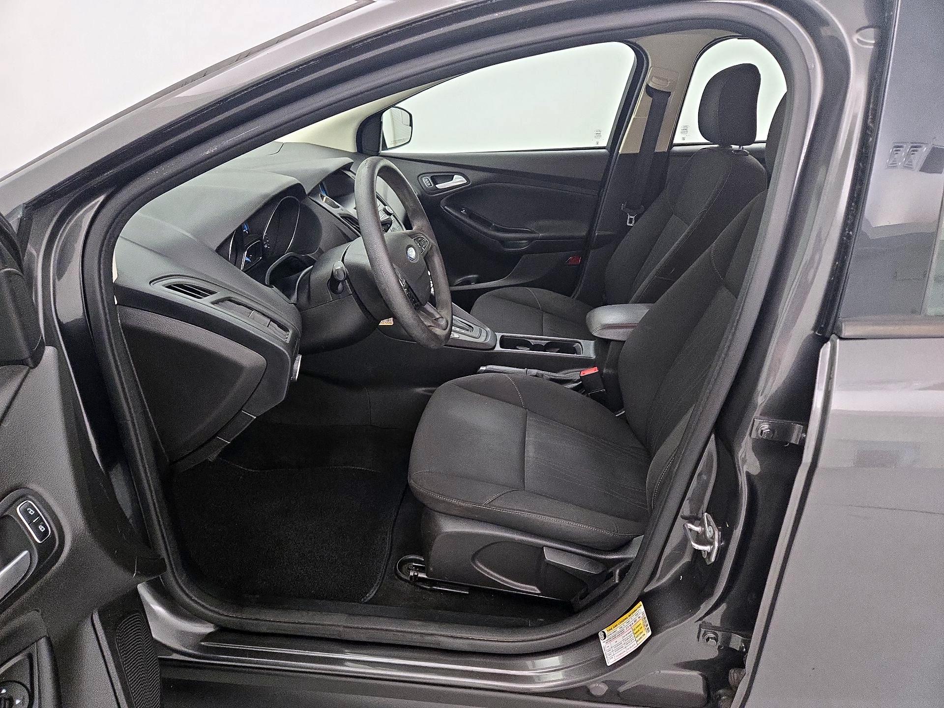 Thumbnail: 2015 Ford Focus - 11