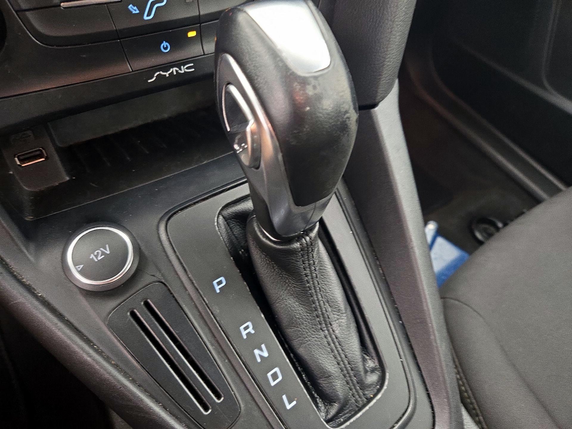 Thumbnail: 2015 Ford Focus - 17