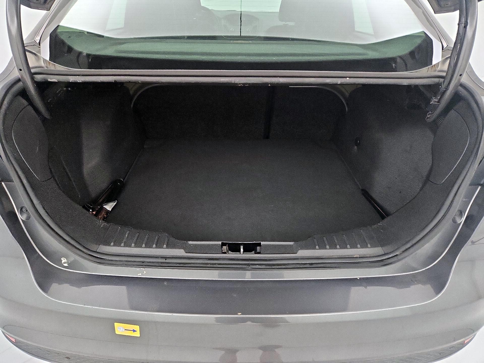 Thumbnail: 2015 Ford Focus - 20