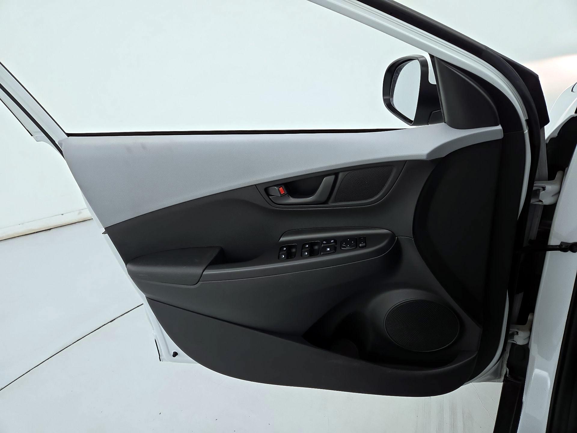 Thumbnail: 2020 Hyundai Kona - 12