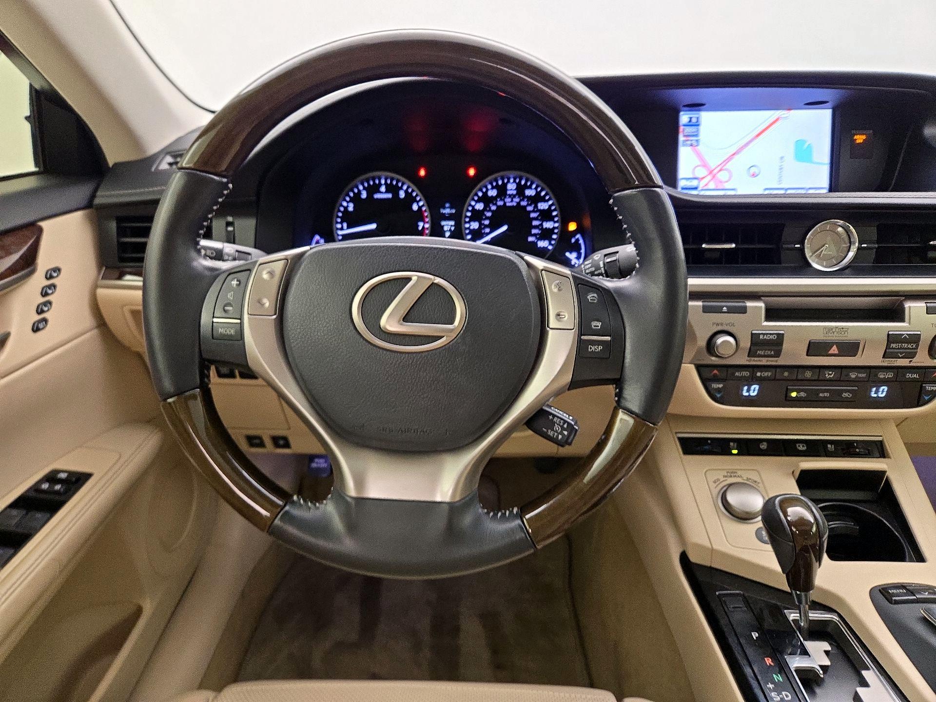 Thumbnail: 2013 Lexus ES - 10