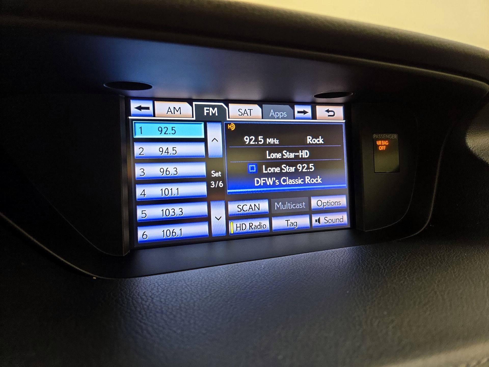 Thumbnail: 2013 Lexus ES - 16