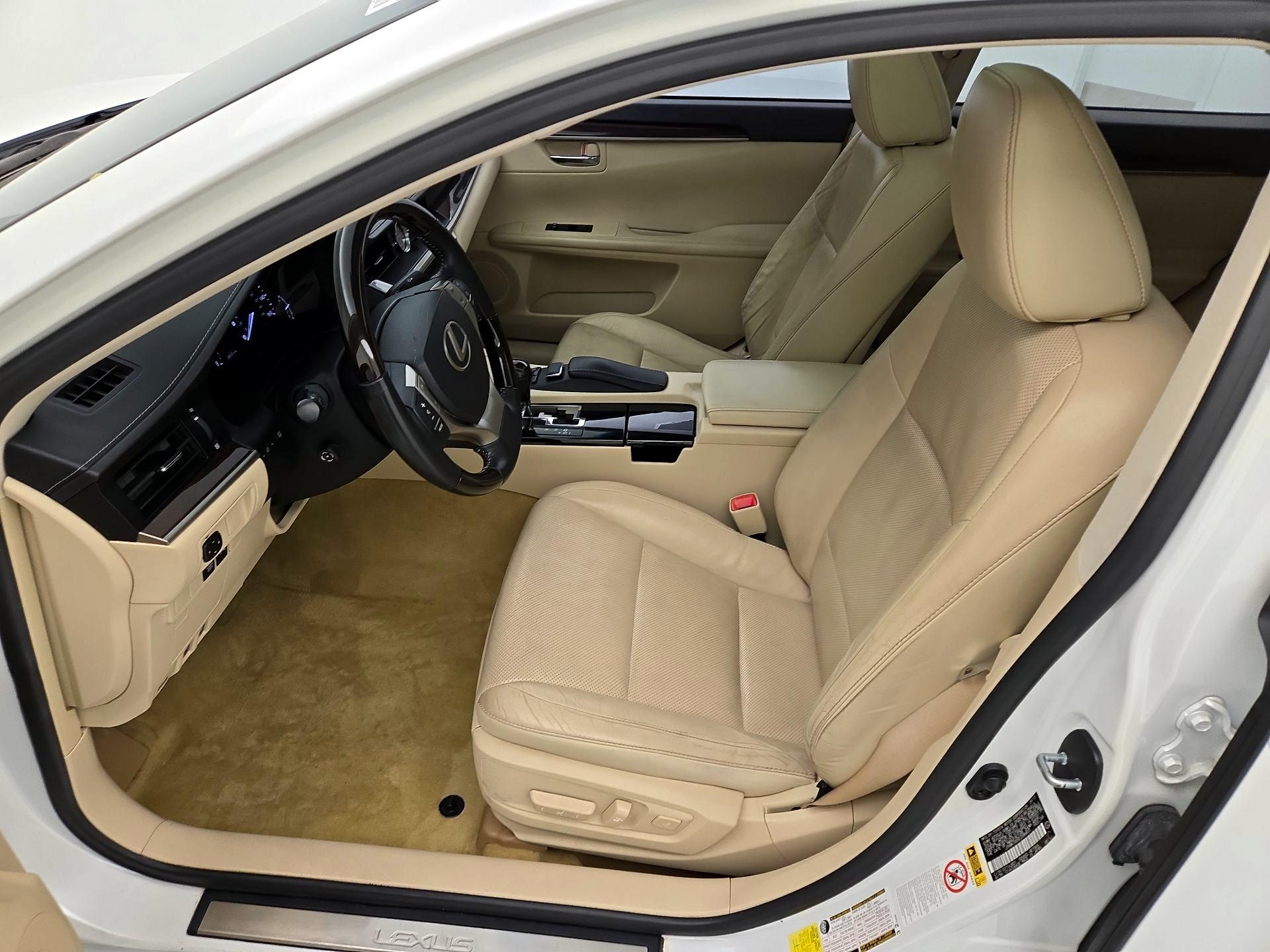 Thumbnail: 2014 Lexus ES - 11