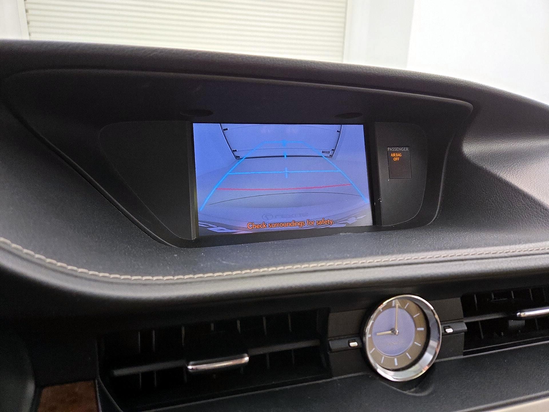 Thumbnail: 2014 Lexus ES - 15