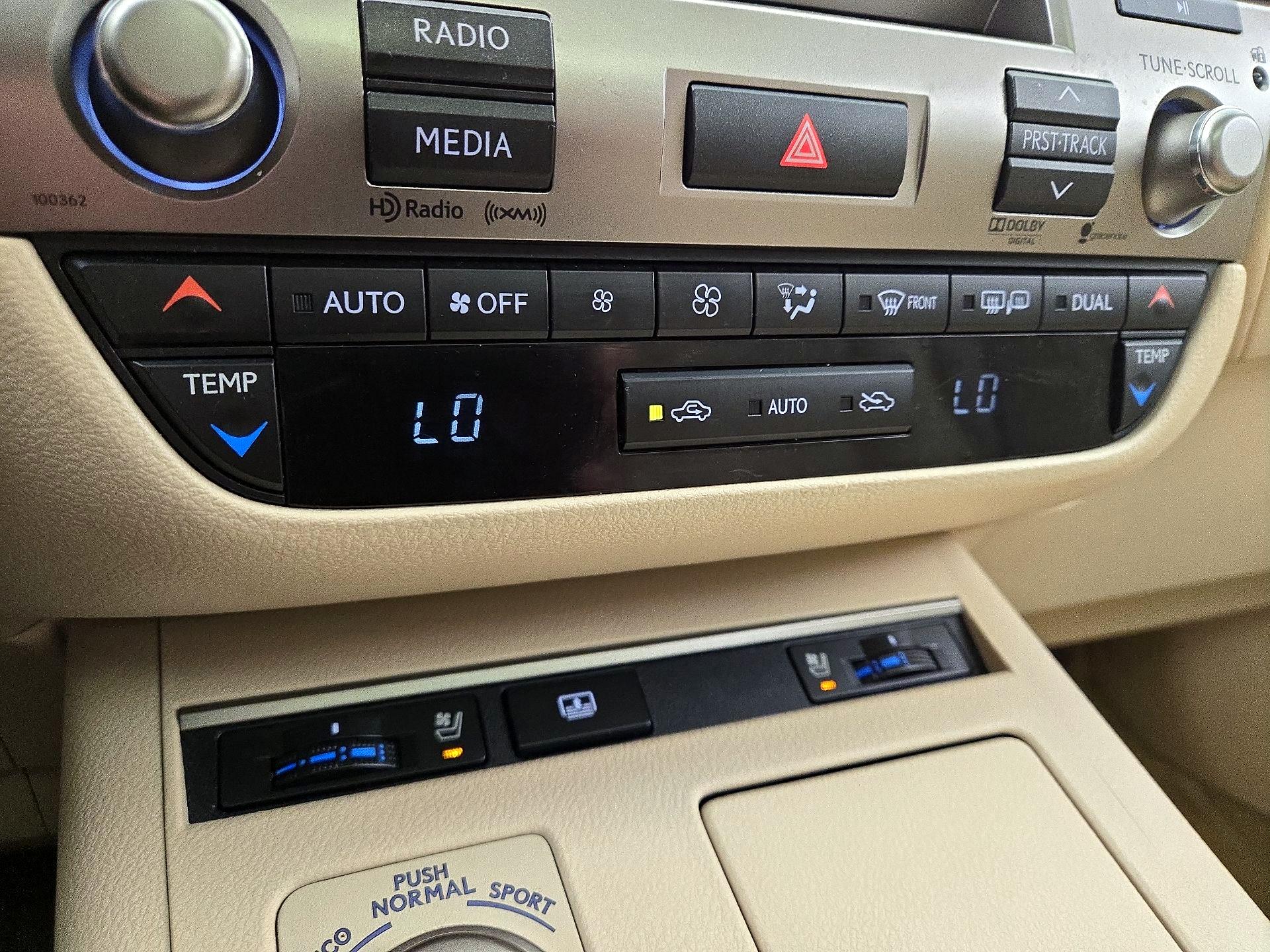 Thumbnail: 2014 Lexus ES - 17