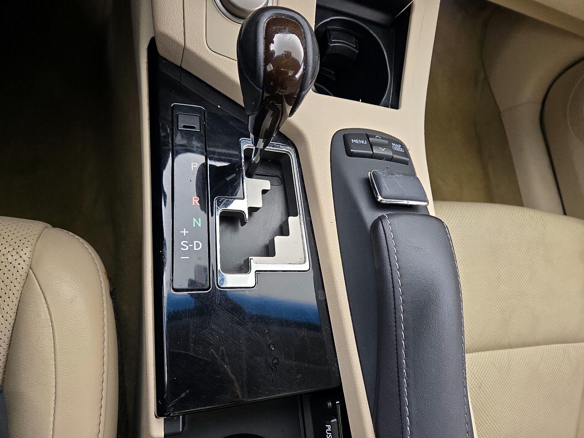 Thumbnail: 2014 Lexus ES - 18