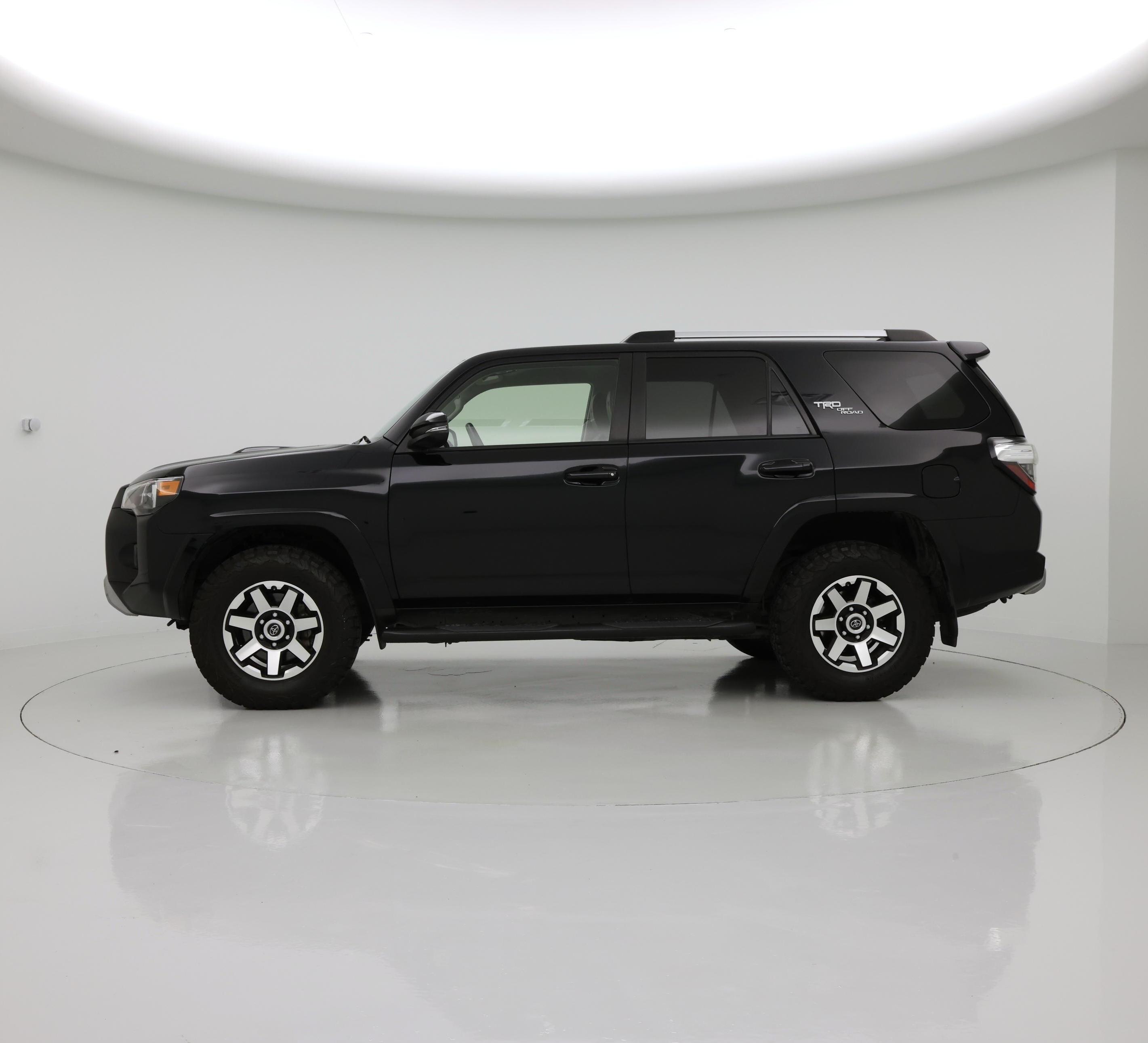 Thumbnail: 2018 Toyota 4Runner - 3
