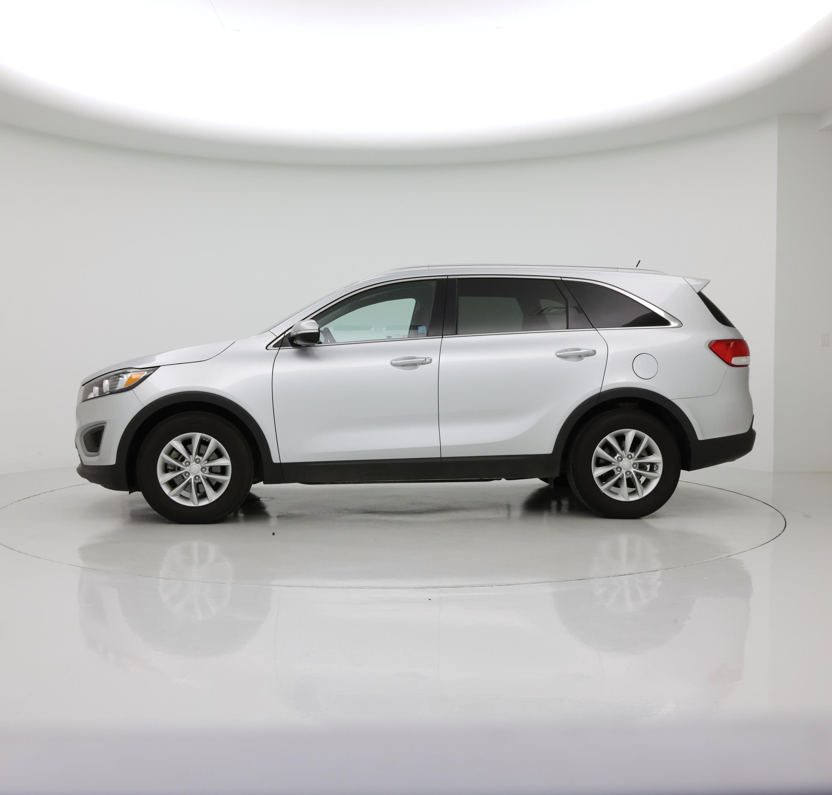 Thumbnail: 2018 Kia Sorento - 3