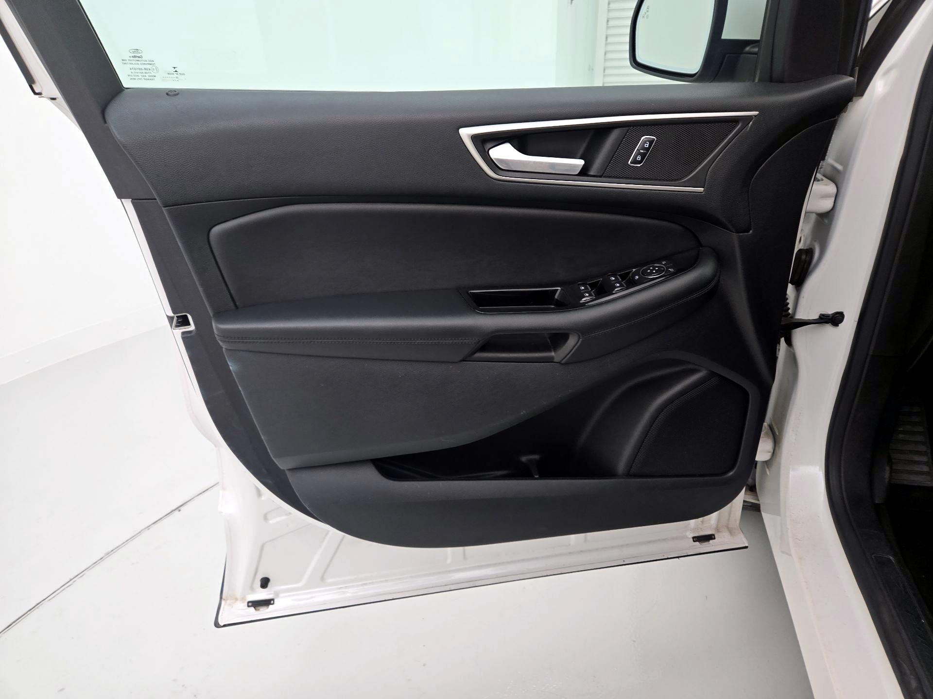 Thumbnail: 2015 Ford Edge - 12