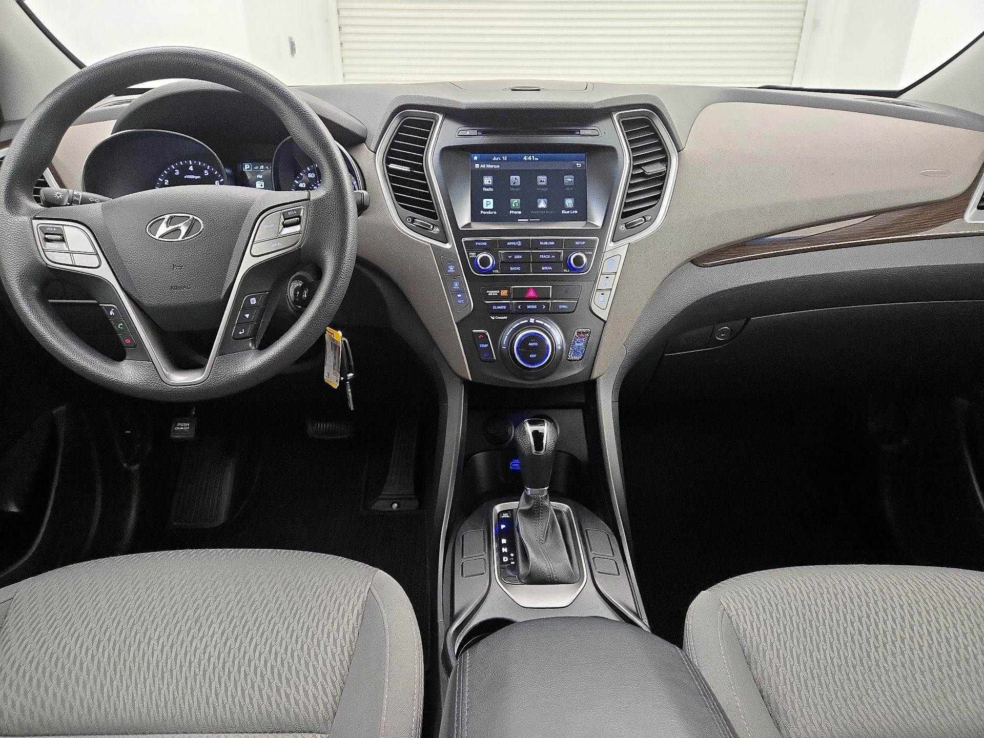 Thumbnail: 2017 Hyundai Santa Fe - 9