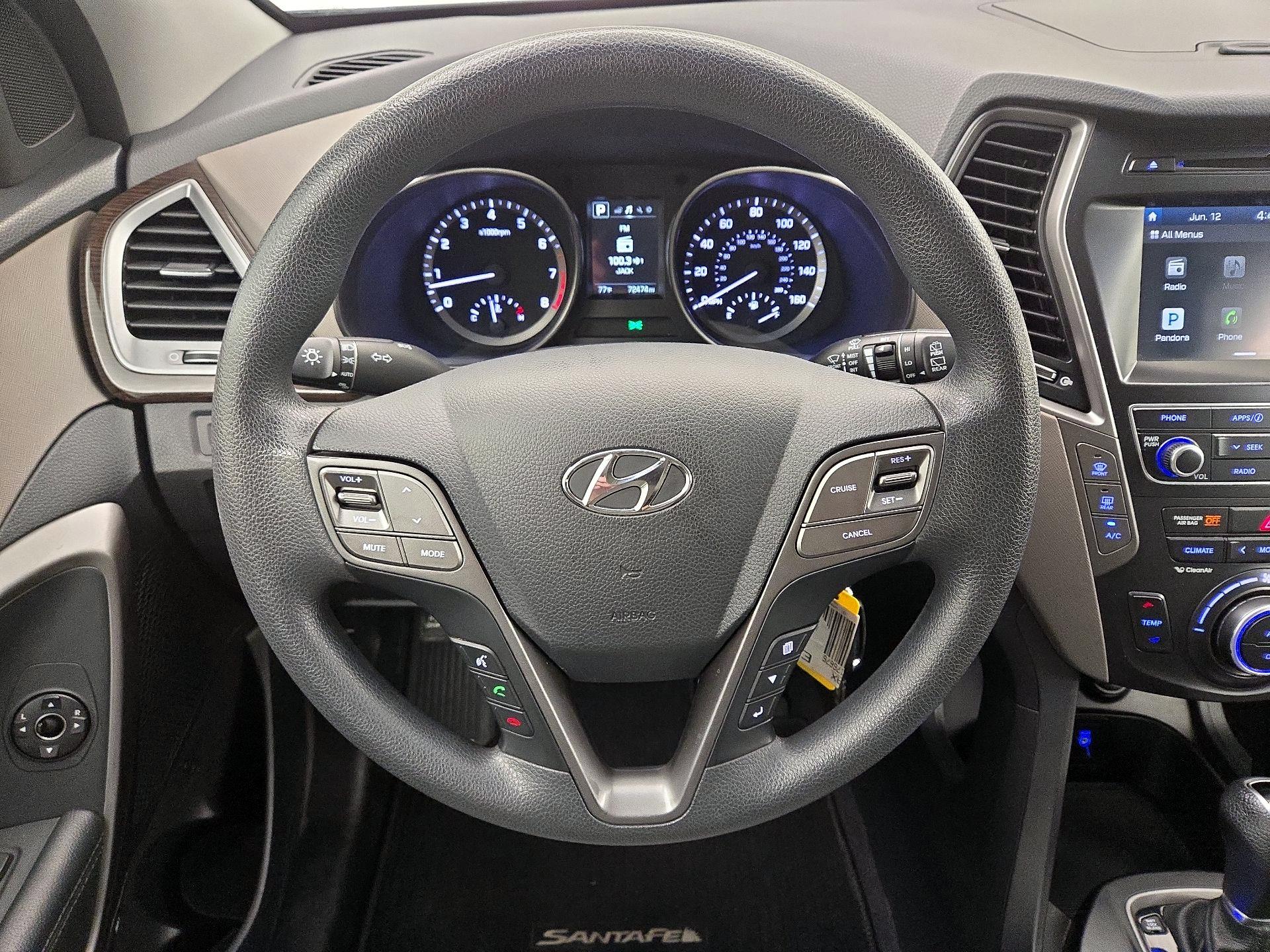 Thumbnail: 2017 Hyundai Santa Fe - 10