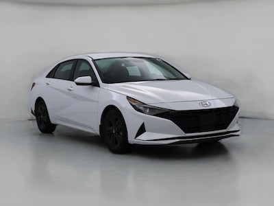 White 2022 Hyundai Elantra SEL