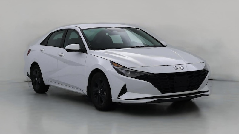 2022 Hyundai Elantra SEL Hero Image