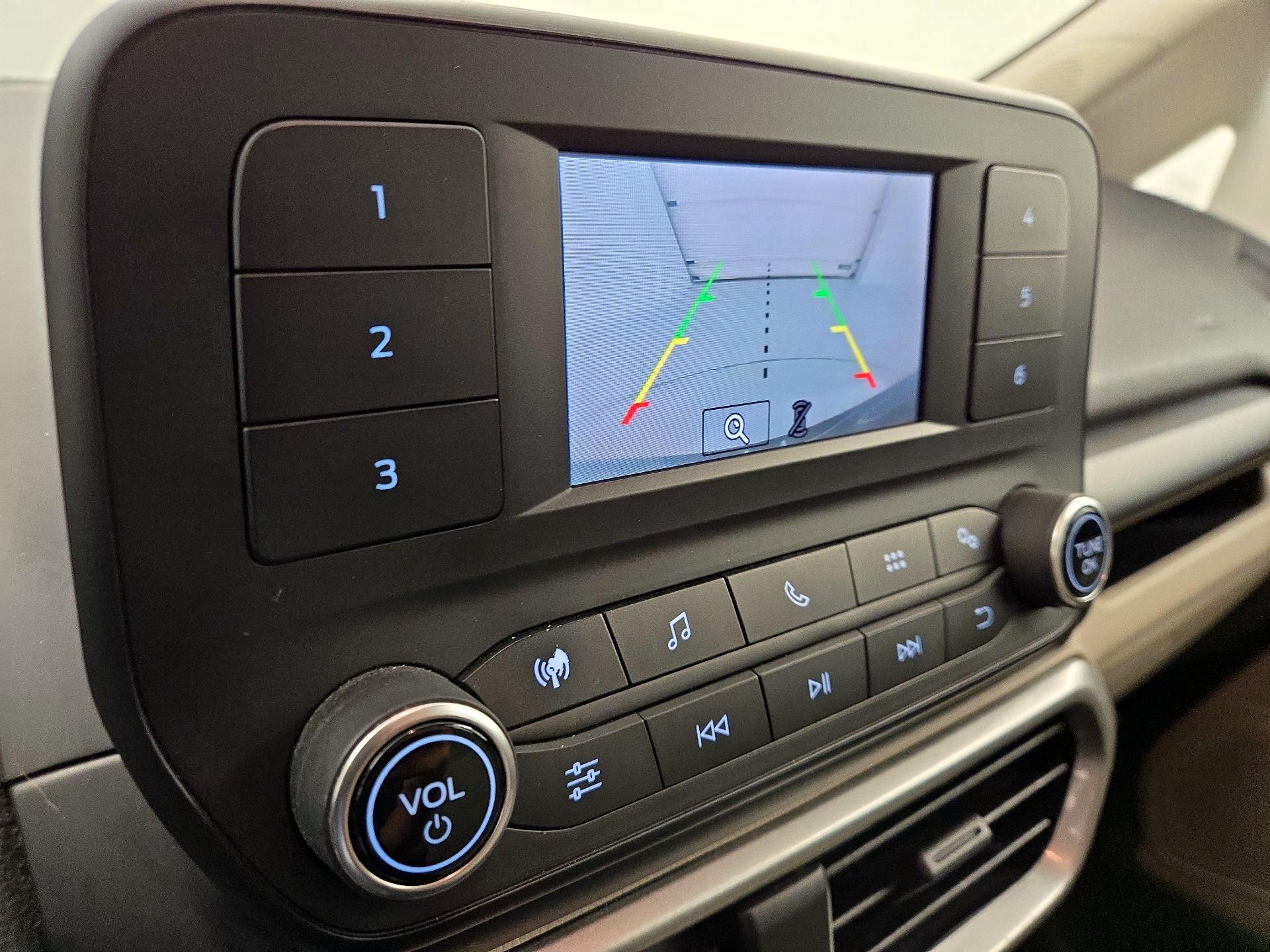 Thumbnail: 2018 Ford EcoSport - 14