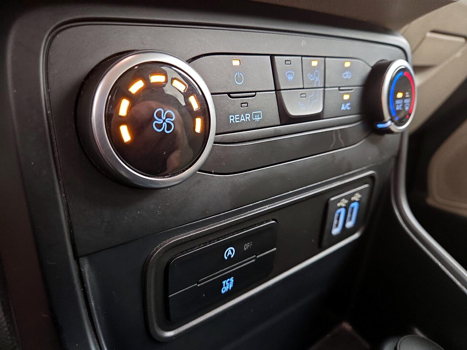 Thumbnail: 2018 Ford EcoSport - 16