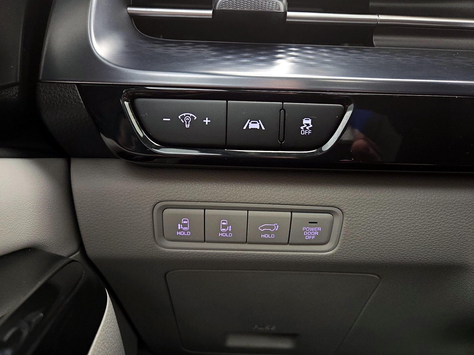 Thumbnail: 2022 Kia Carnival - 13