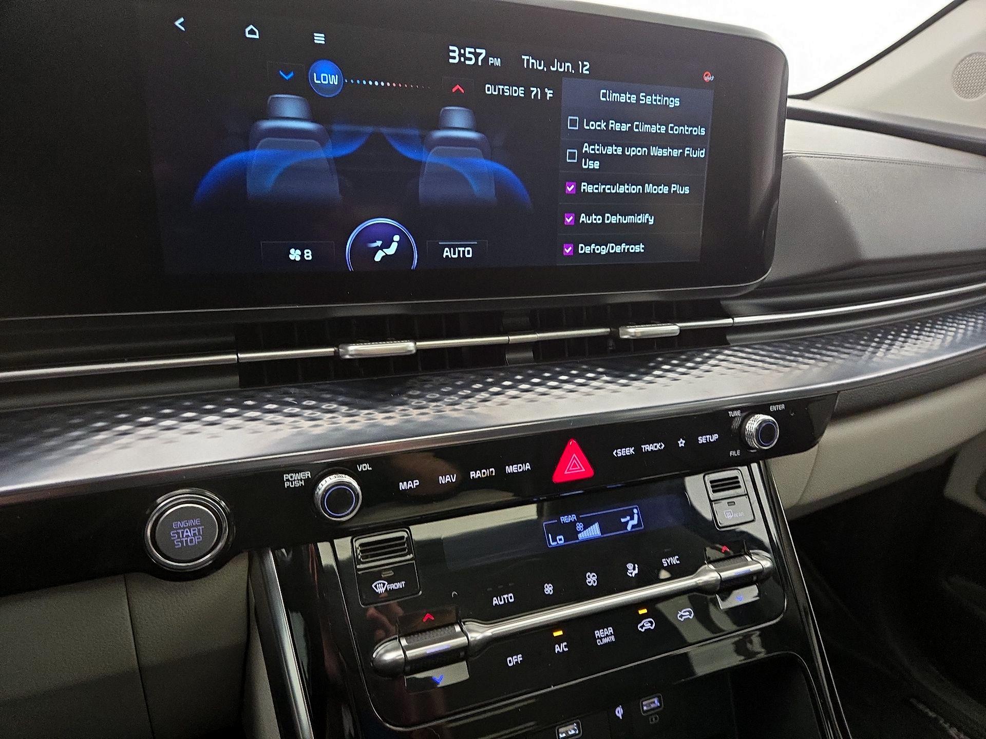 Thumbnail: 2022 Kia Carnival - 17